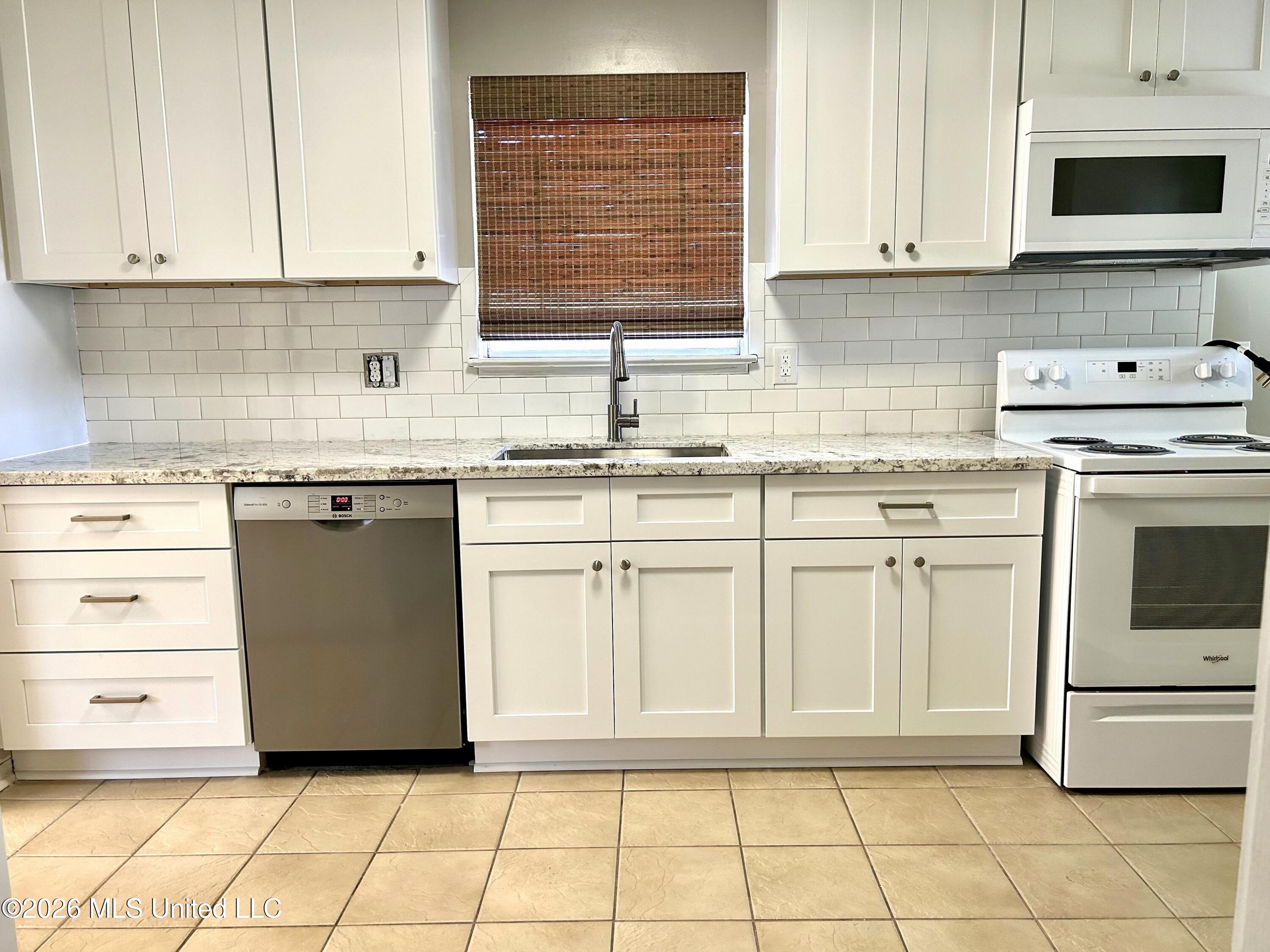 211 Woodland Circle Property Photo 5