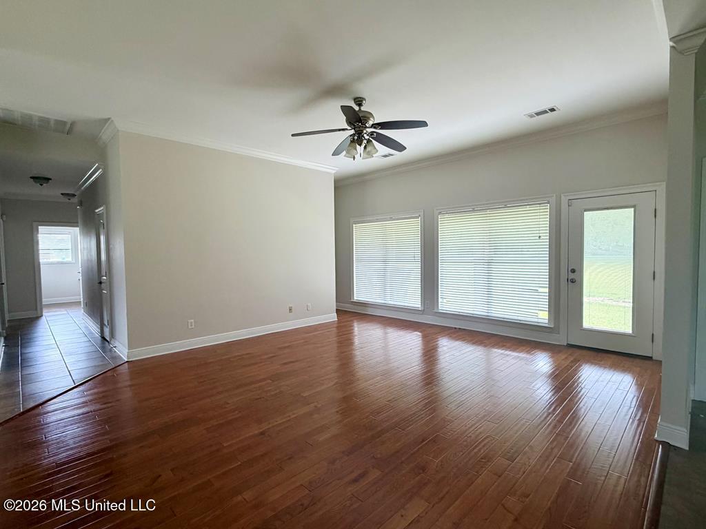8 Jennie Lane Property Photo 3