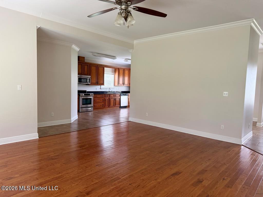 8 Jennie Lane Property Photo 7