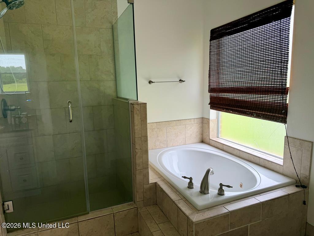 8 Jennie Lane Property Photo 13