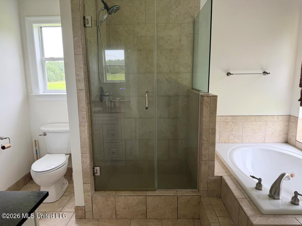 8 Jennie Lane Property Photo 14