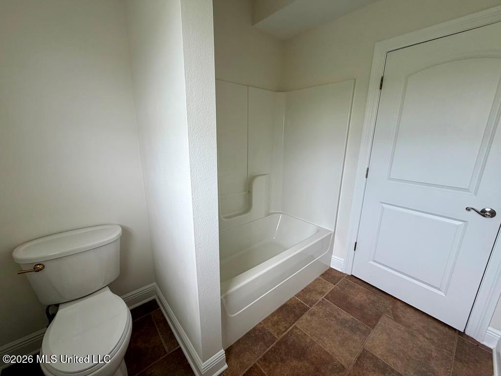 8 Jennie Lane Property Photo 16