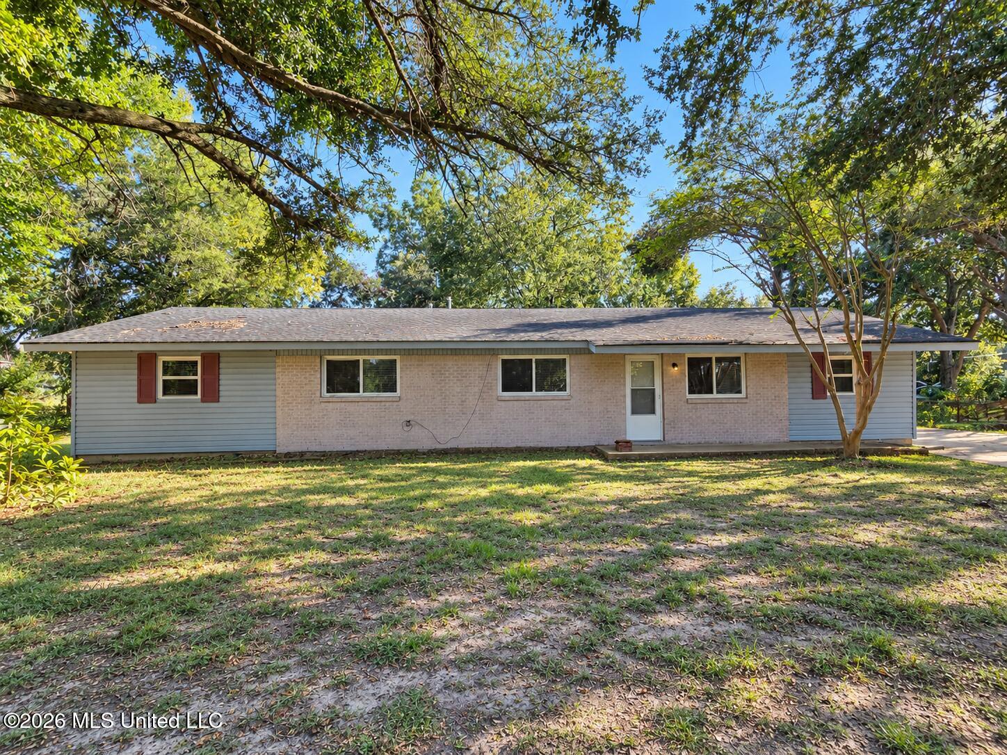 114 Maple Street Property Photo 1