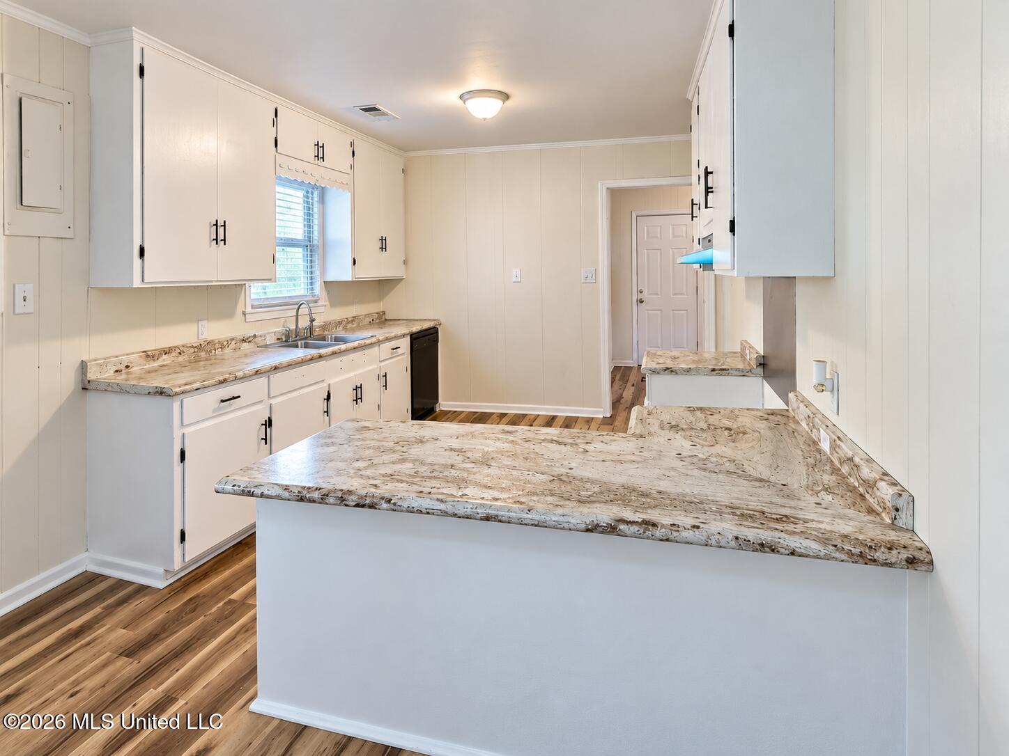114 Maple Street Property Photo 6