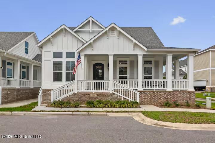 104 Whispering Oaks Drive Property Photo 1