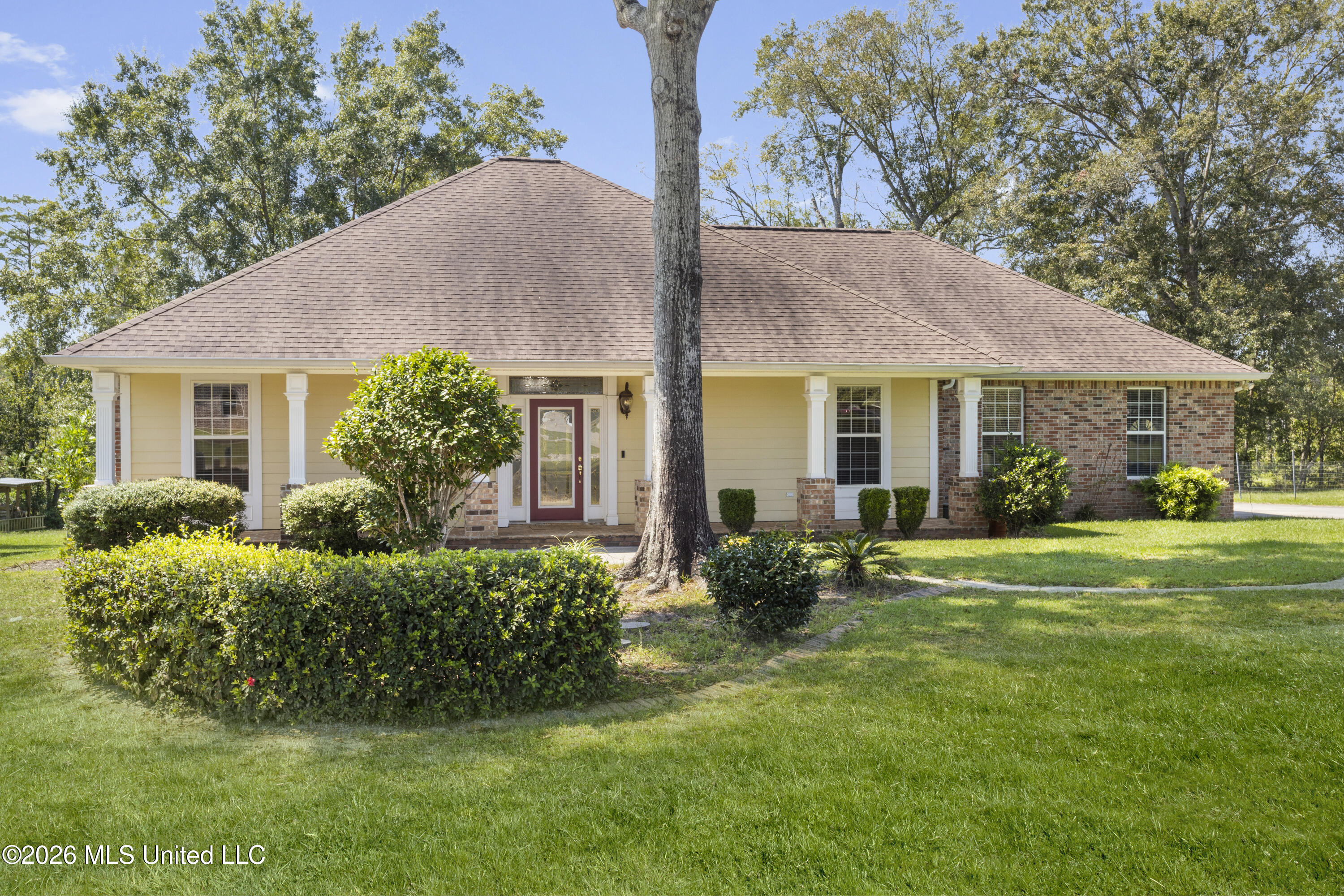 18155 Sherwood Court Property Photo 3