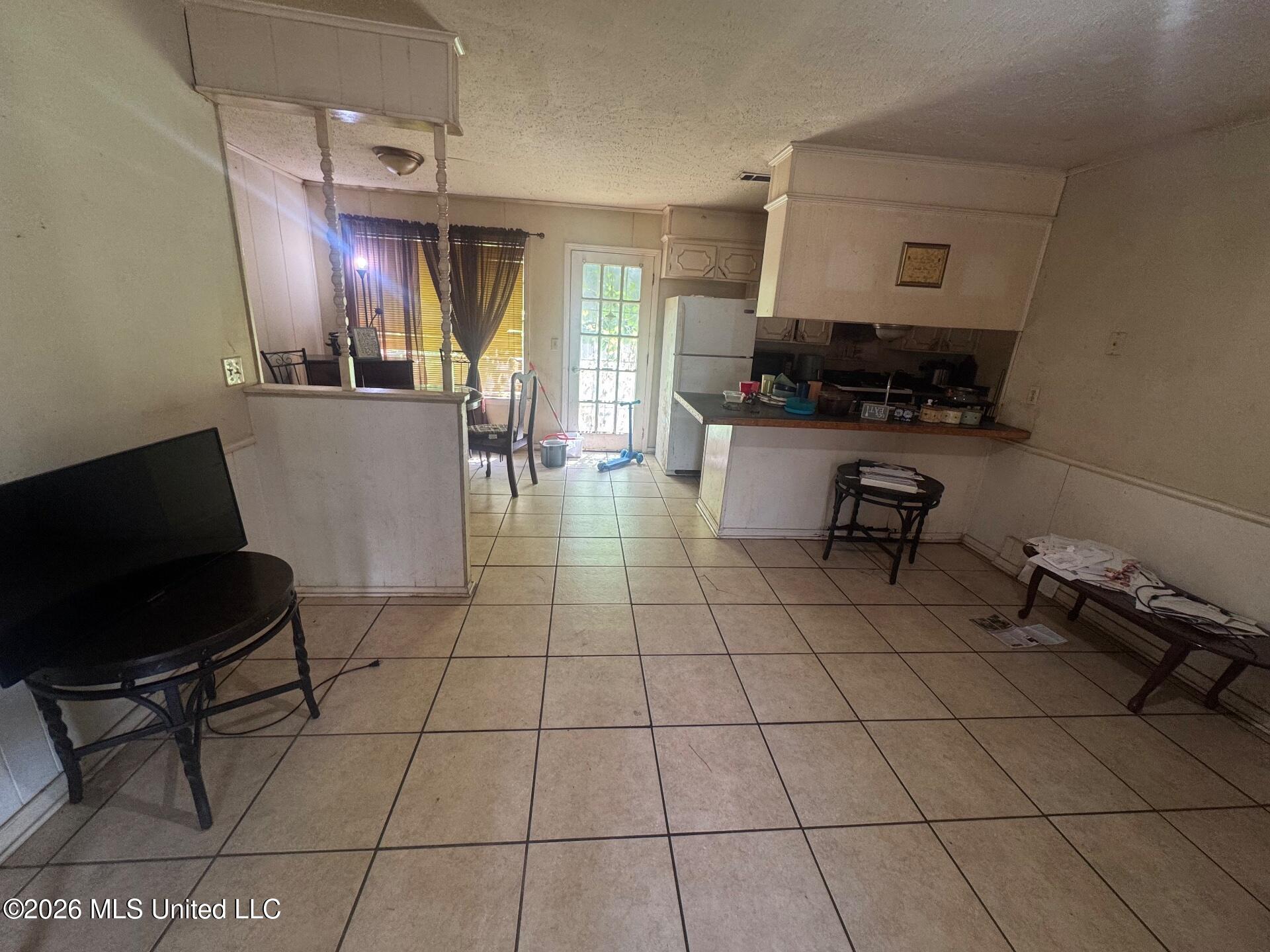 6414 Abraham Lincoln Drive Property Photo 2