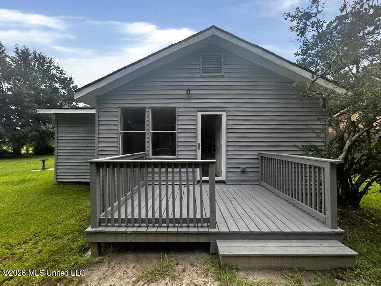 3921 Wembley Avenue Property Photo 10