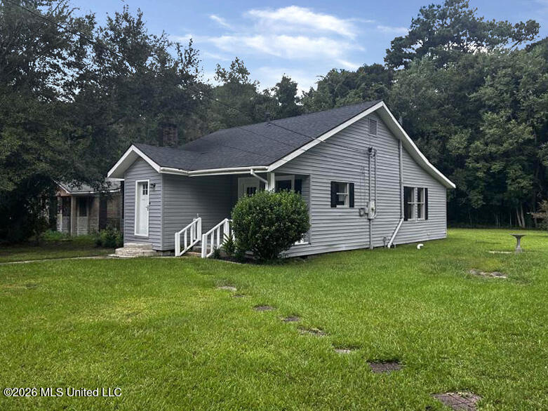3921 Wembley Avenue Property Photo 11