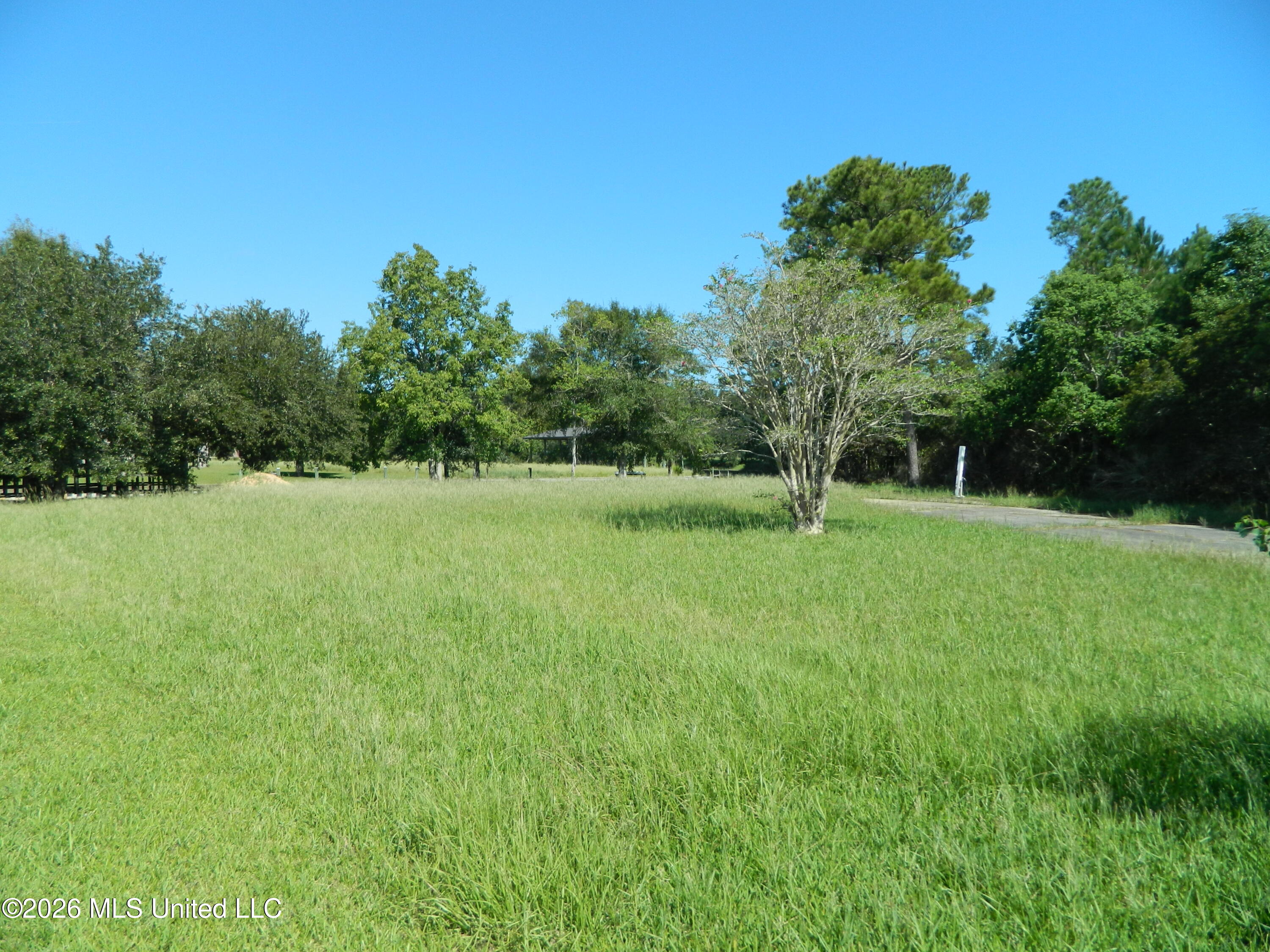 1346 Poki Place Property Photo 3