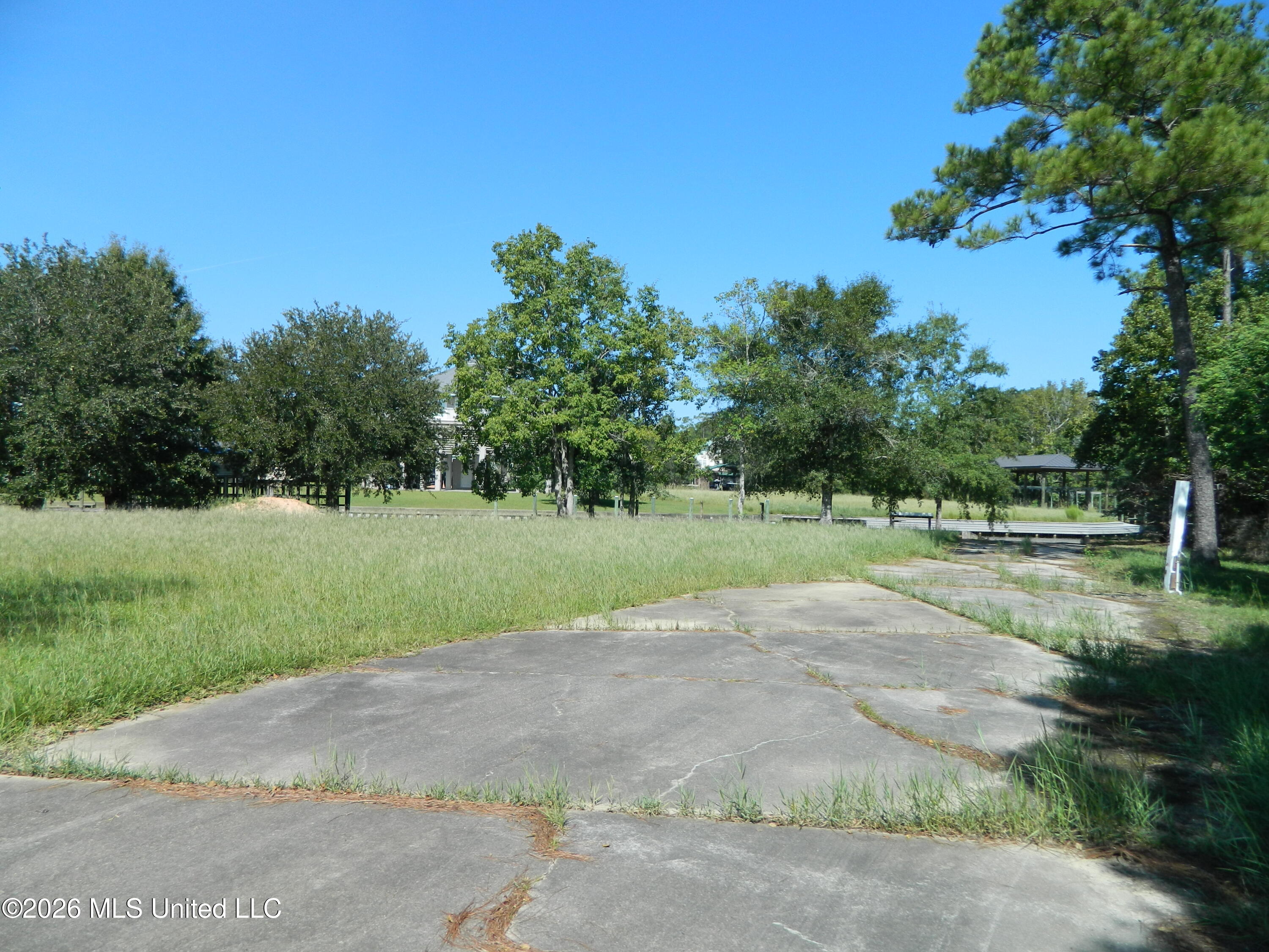 1346 Poki Place Property Photo 4