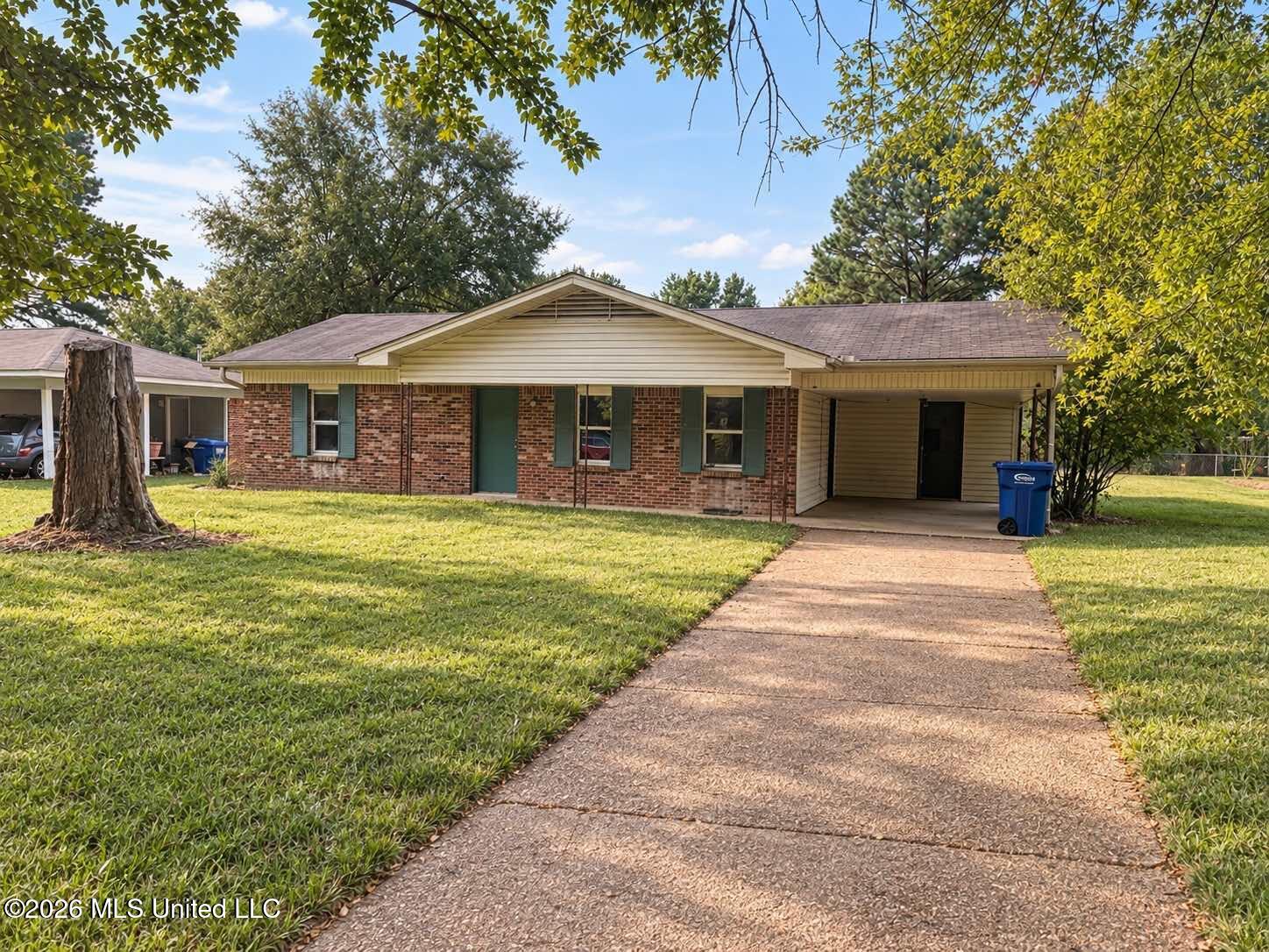 5075 Fleetwood Cove Property Photo 1