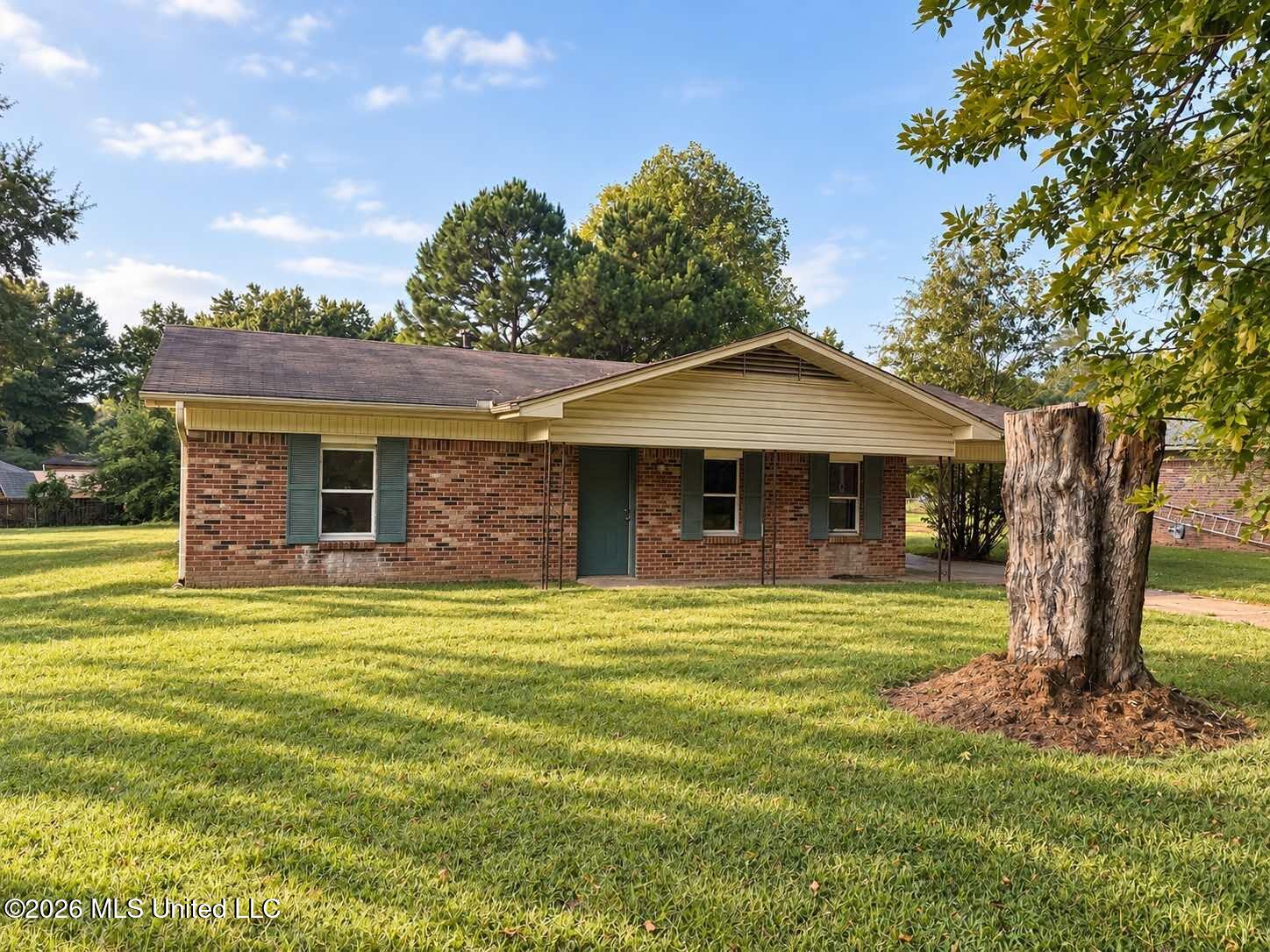 5075 Fleetwood Cove Property Photo 2