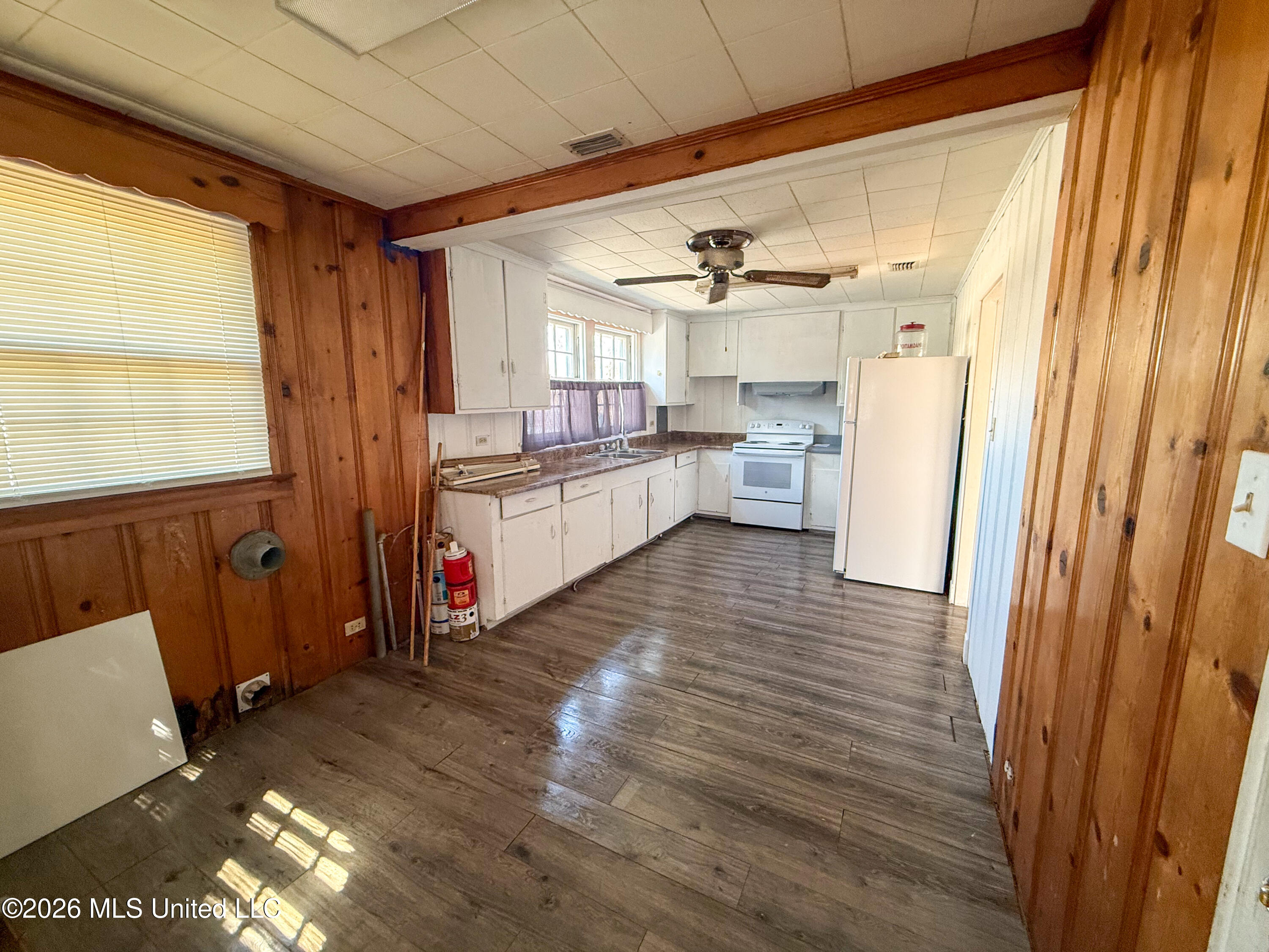 993 Winter Street Property Photo 5
