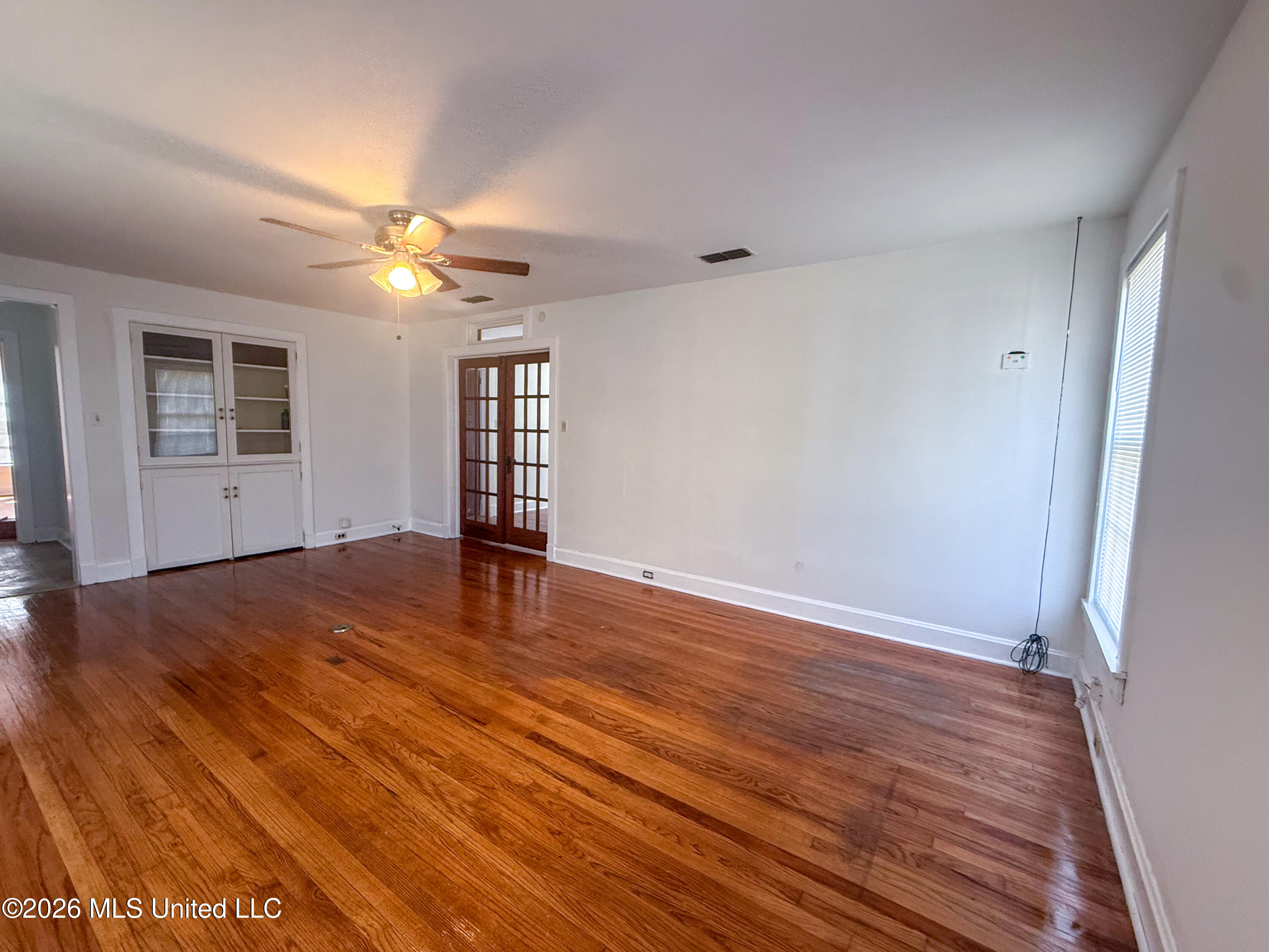 993 Winter Street Property Photo 7