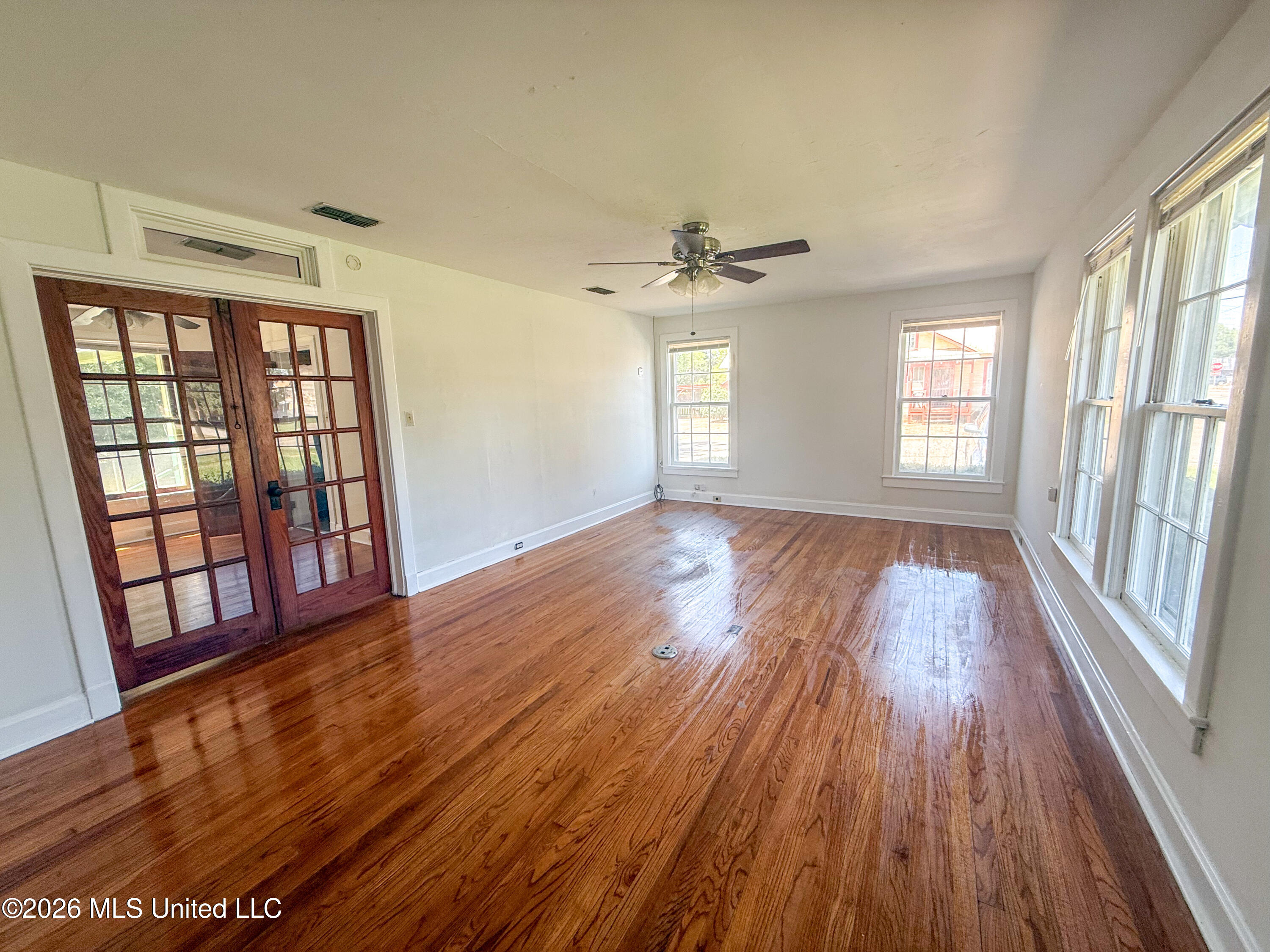 993 Winter Street Property Photo 9