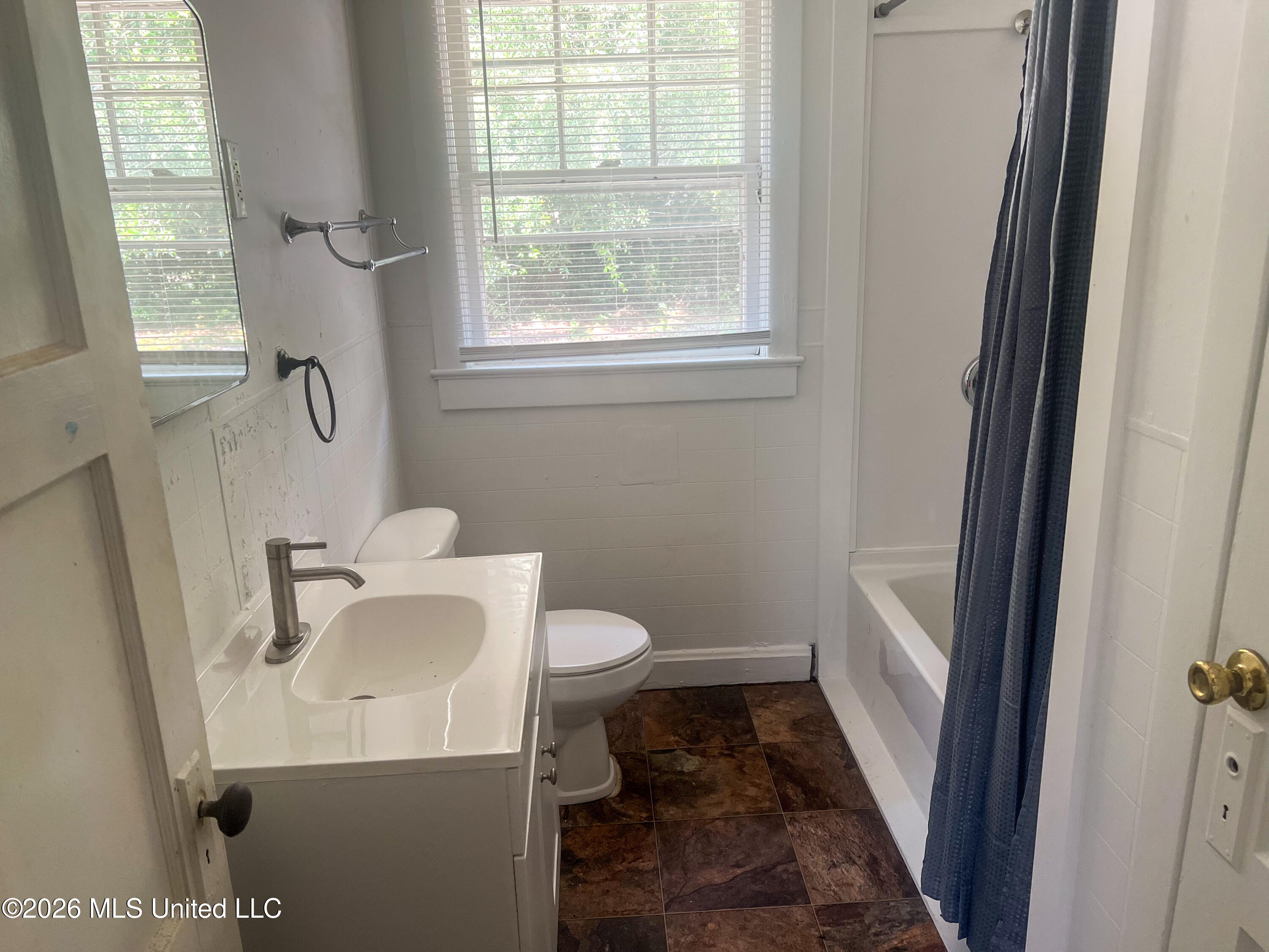 993 Winter Street Property Photo 10