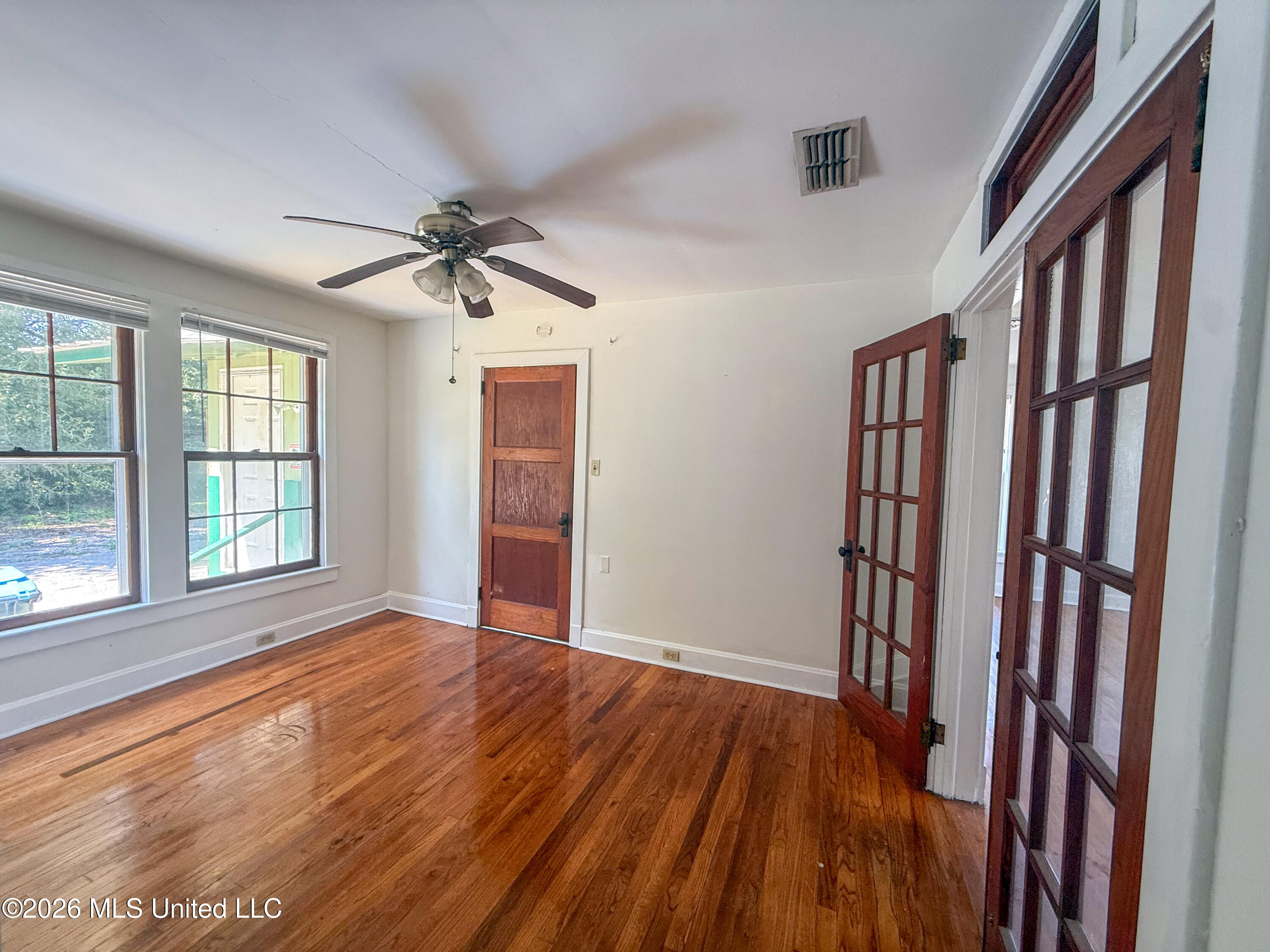 993 Winter Street Property Photo 11