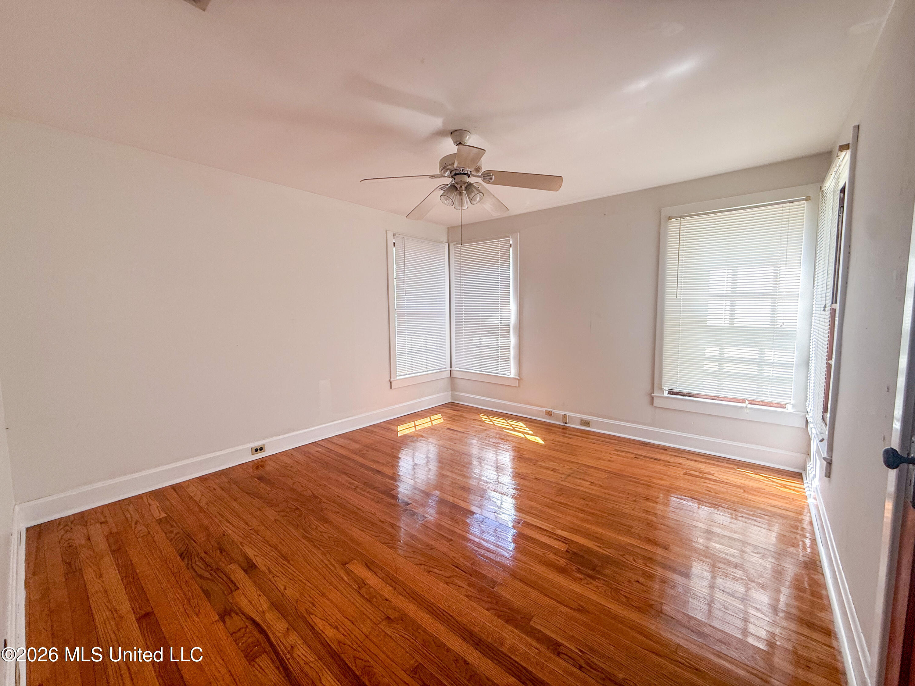 993 Winter Street Property Photo 15