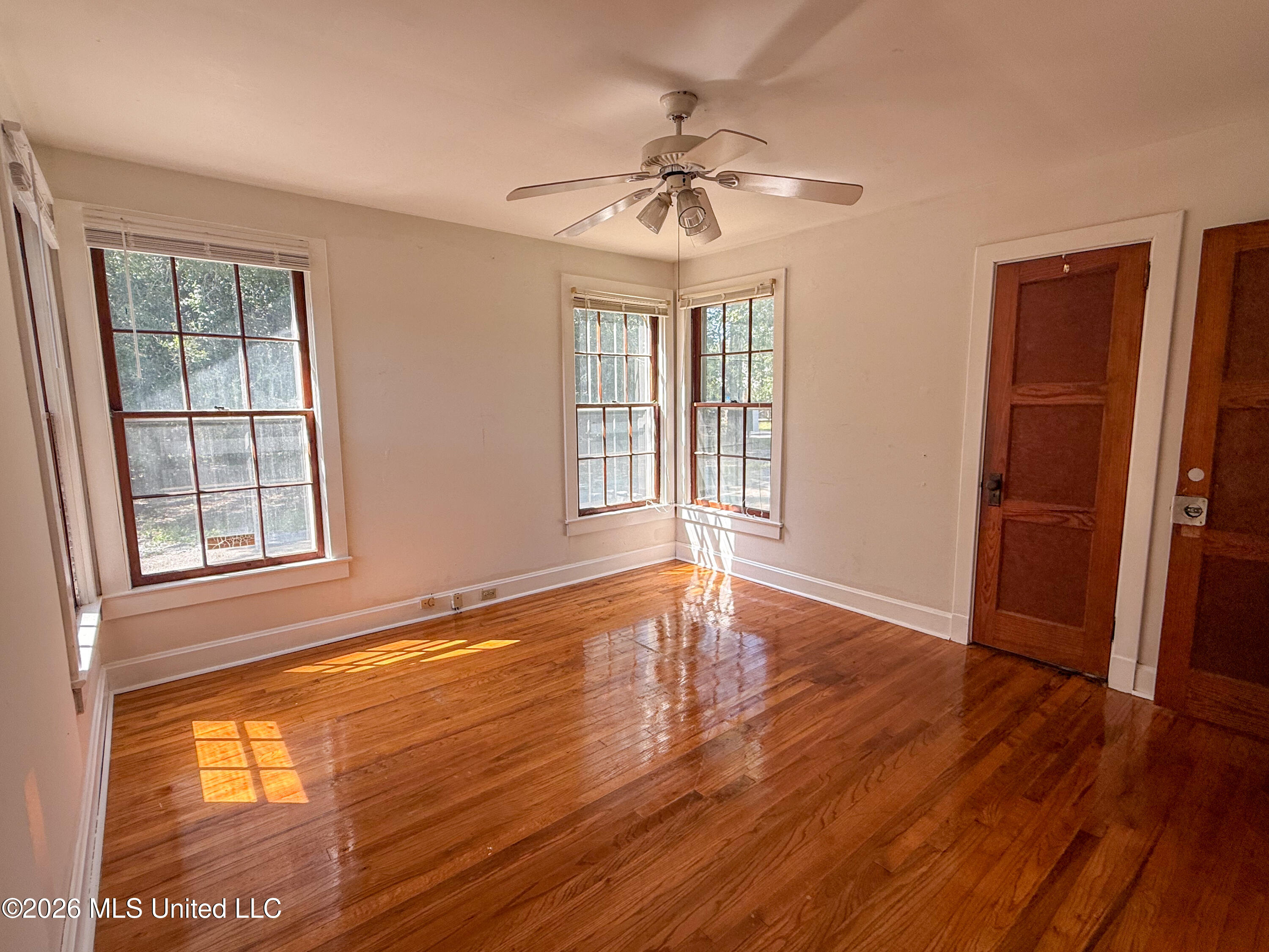 993 Winter Street Property Photo 17