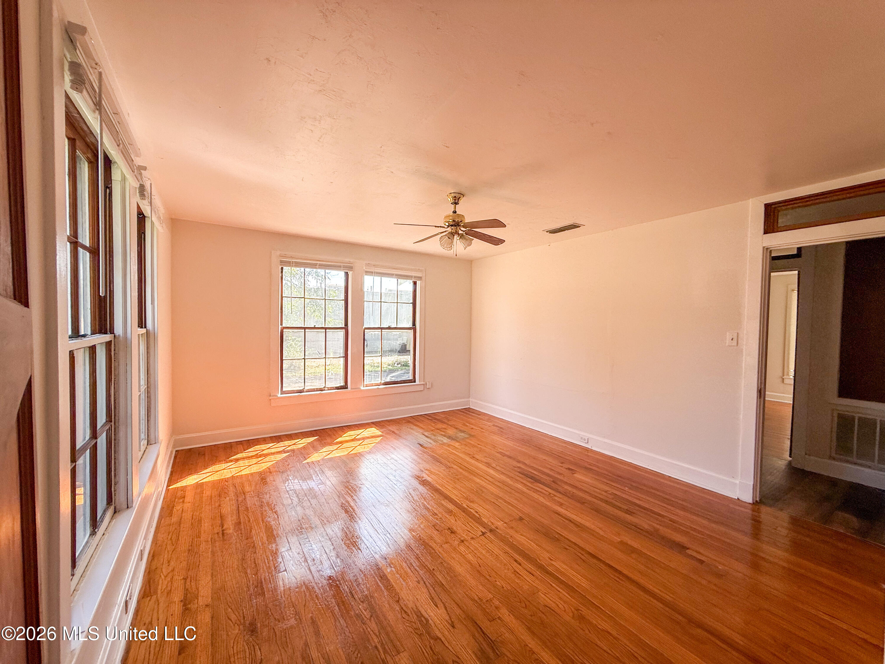 993 Winter Street Property Photo 20