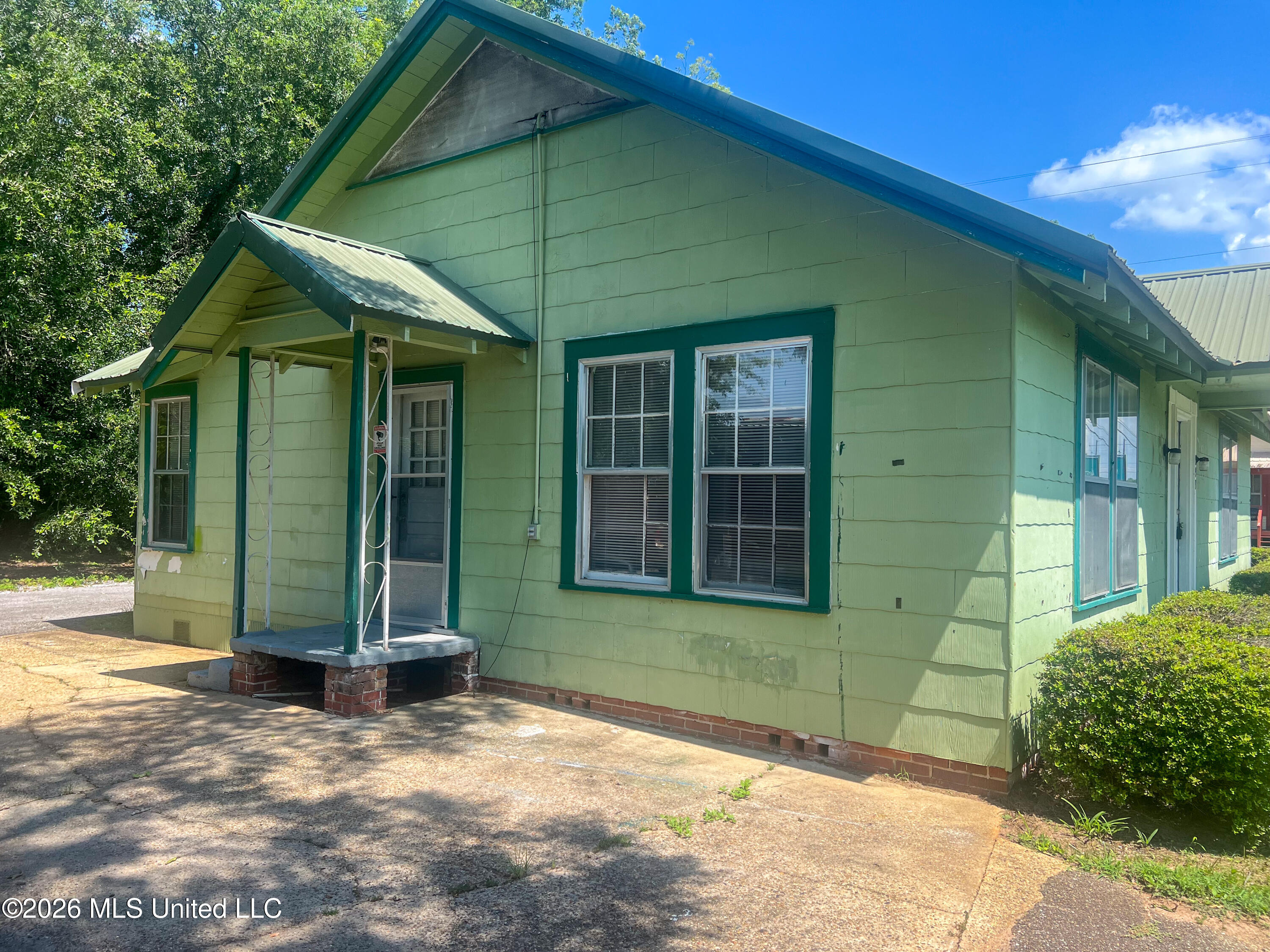 993 Winter Street Property Photo 24