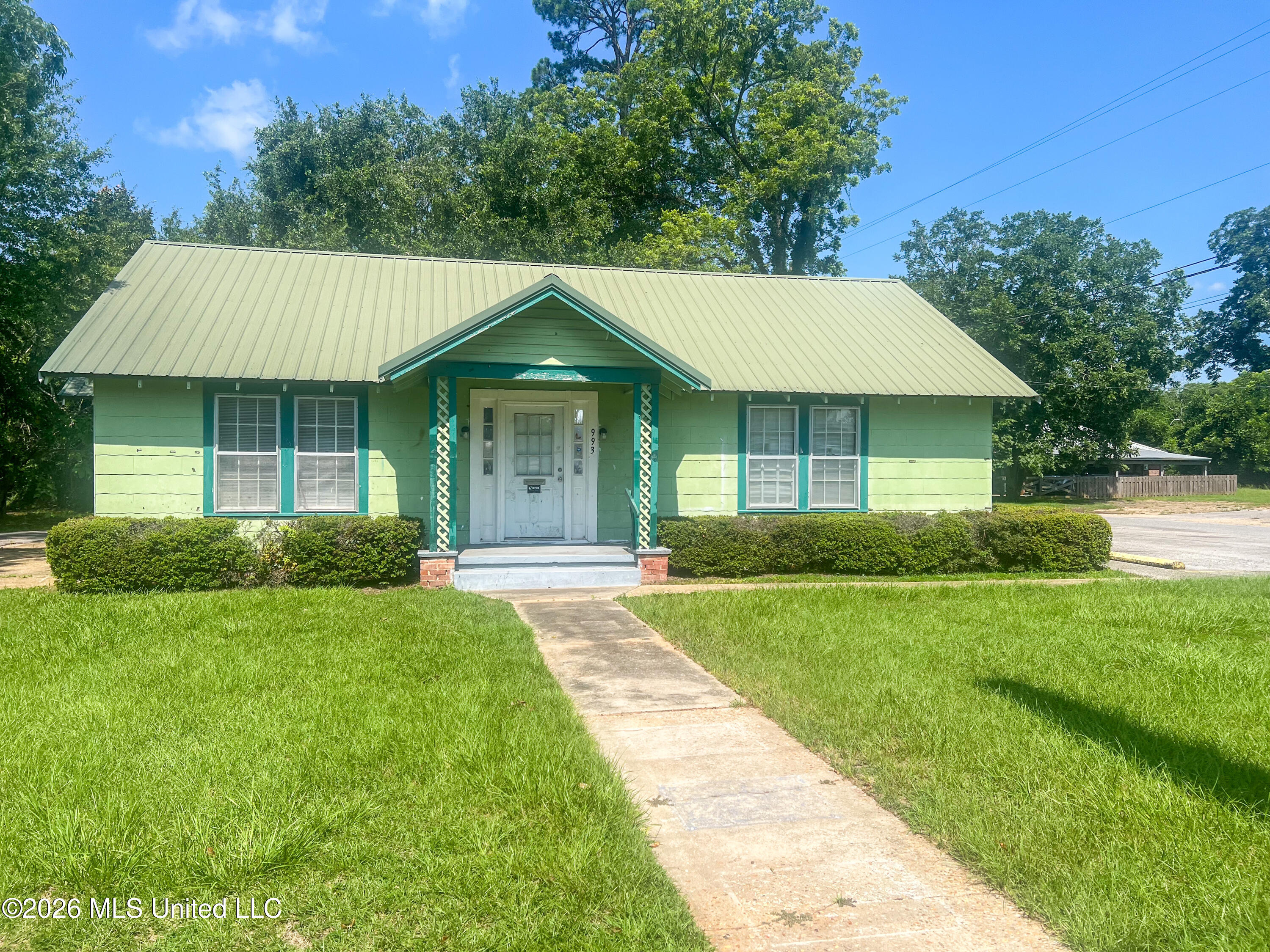 993 Winter Street Property Photo 25