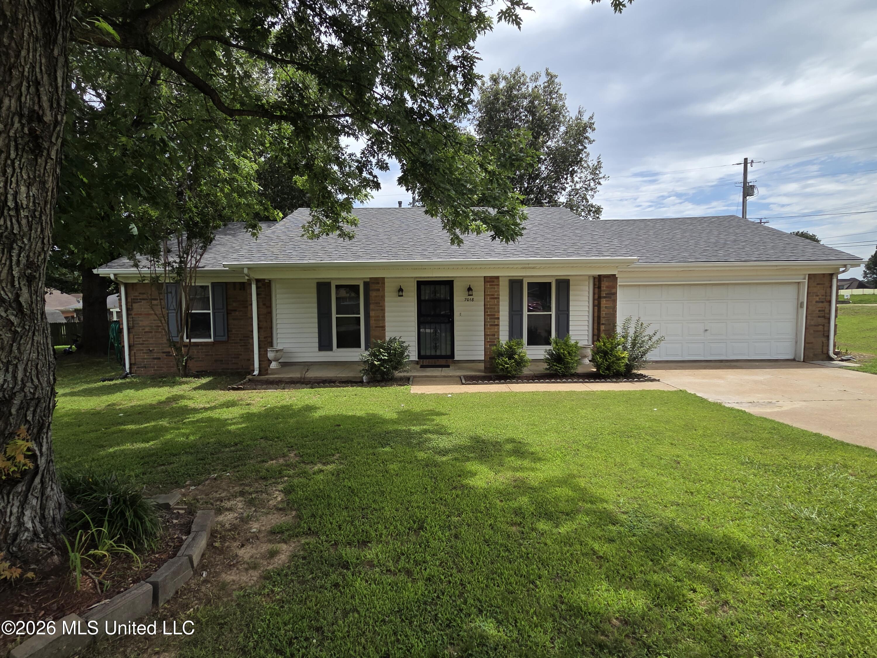 7018 Dewberry Cove Property Photo 1