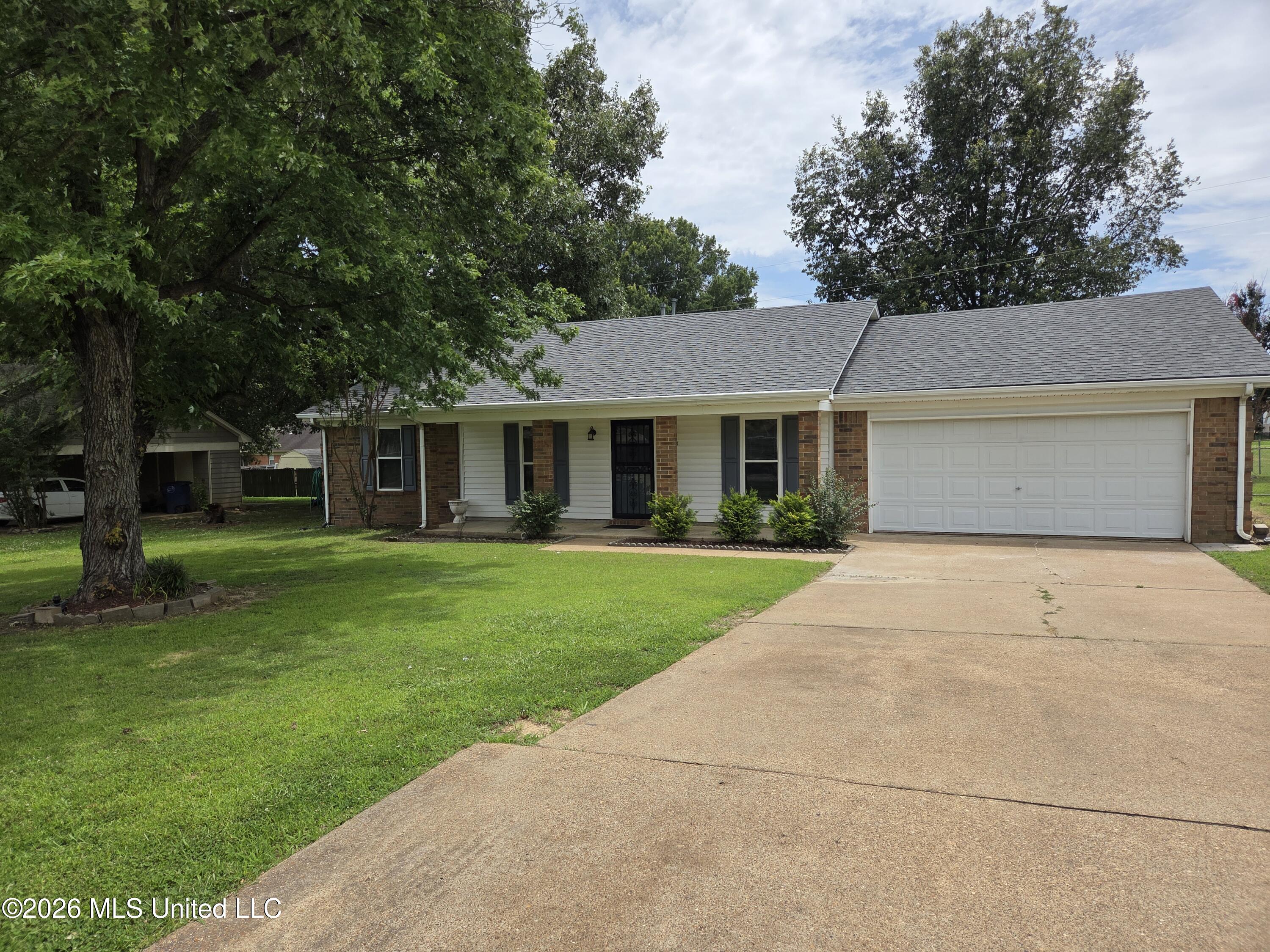 7018 Dewberry Cove Property Photo 2