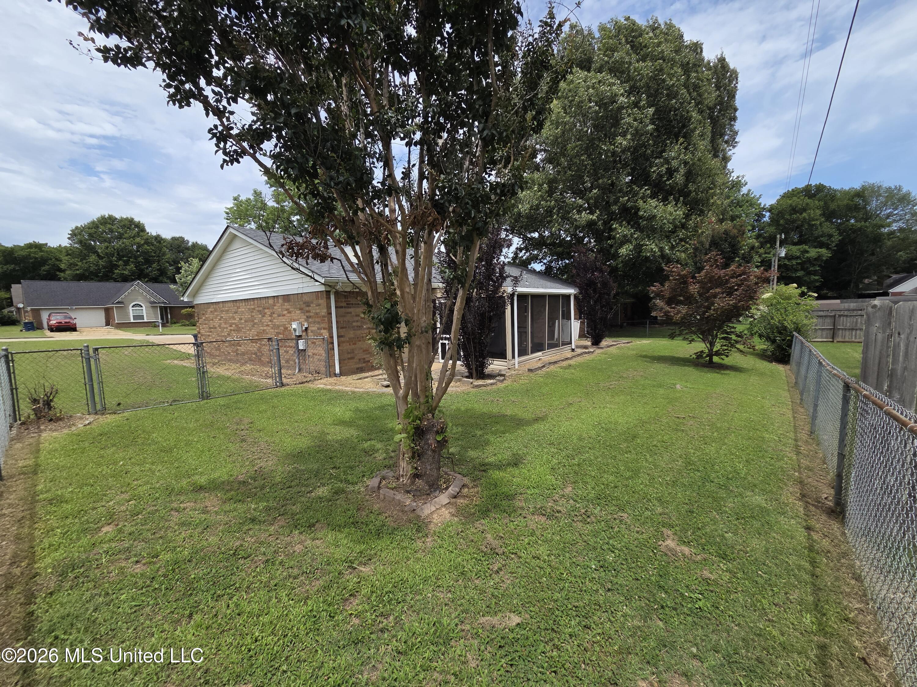 7018 Dewberry Cove Property Photo 3