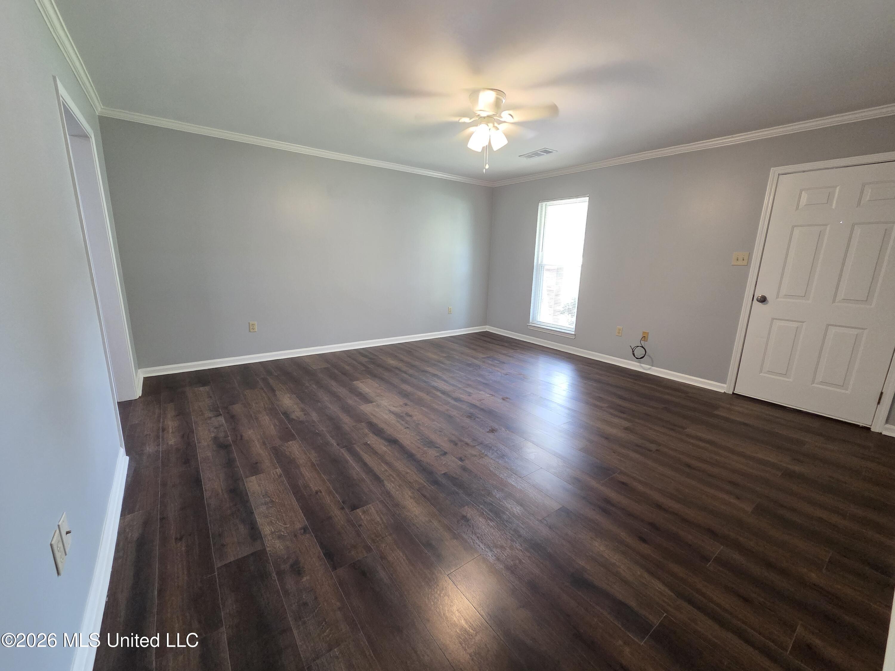 7018 Dewberry Cove Property Photo 5