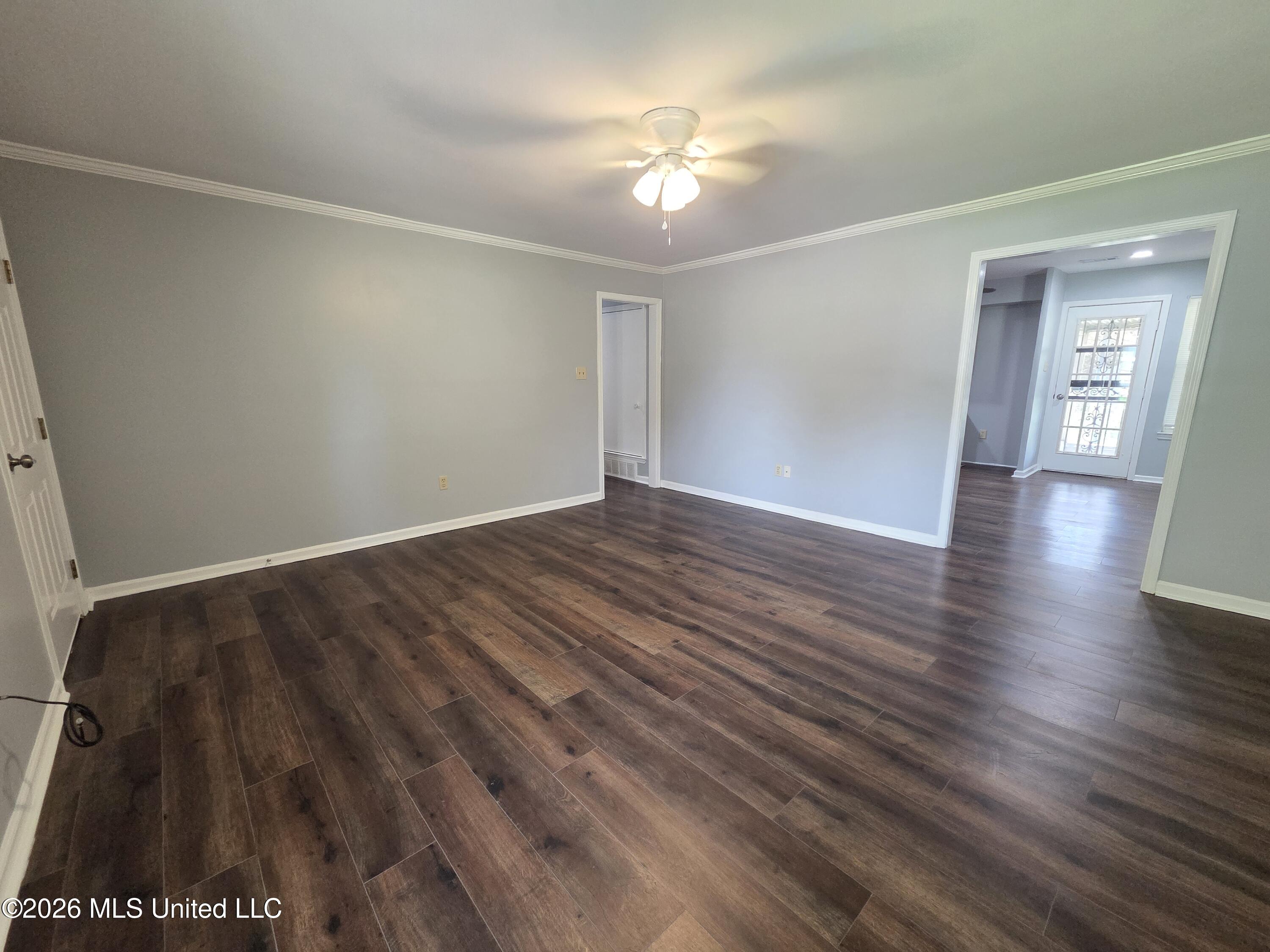 7018 Dewberry Cove Property Photo 6