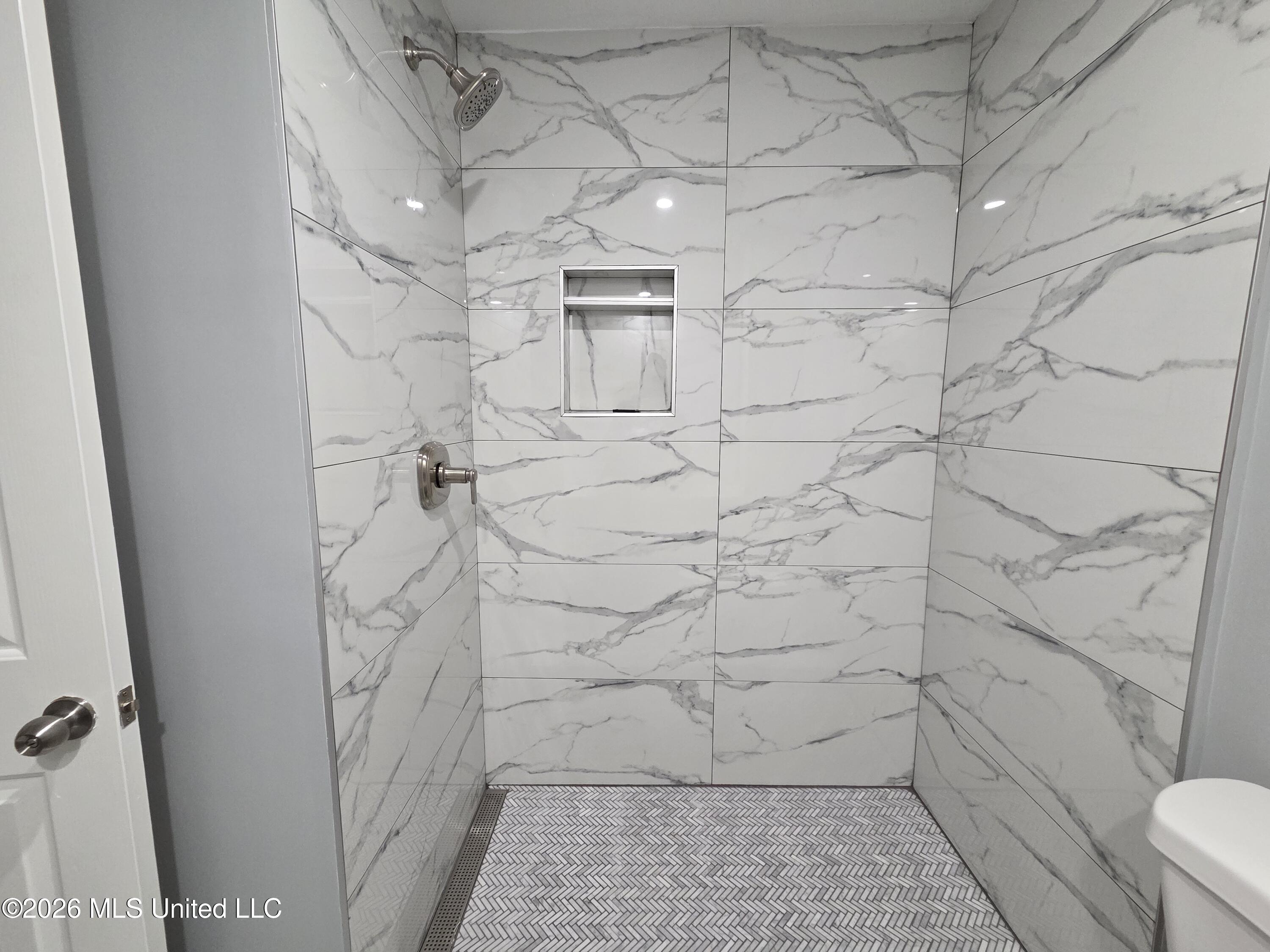 7018 Dewberry Cove Property Photo 11