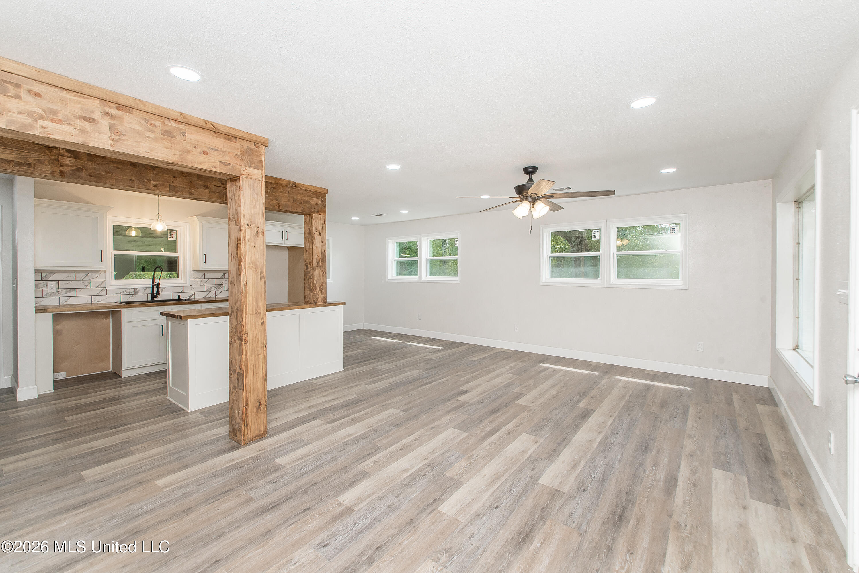 32212 Tom Warner Road Property Photo 4