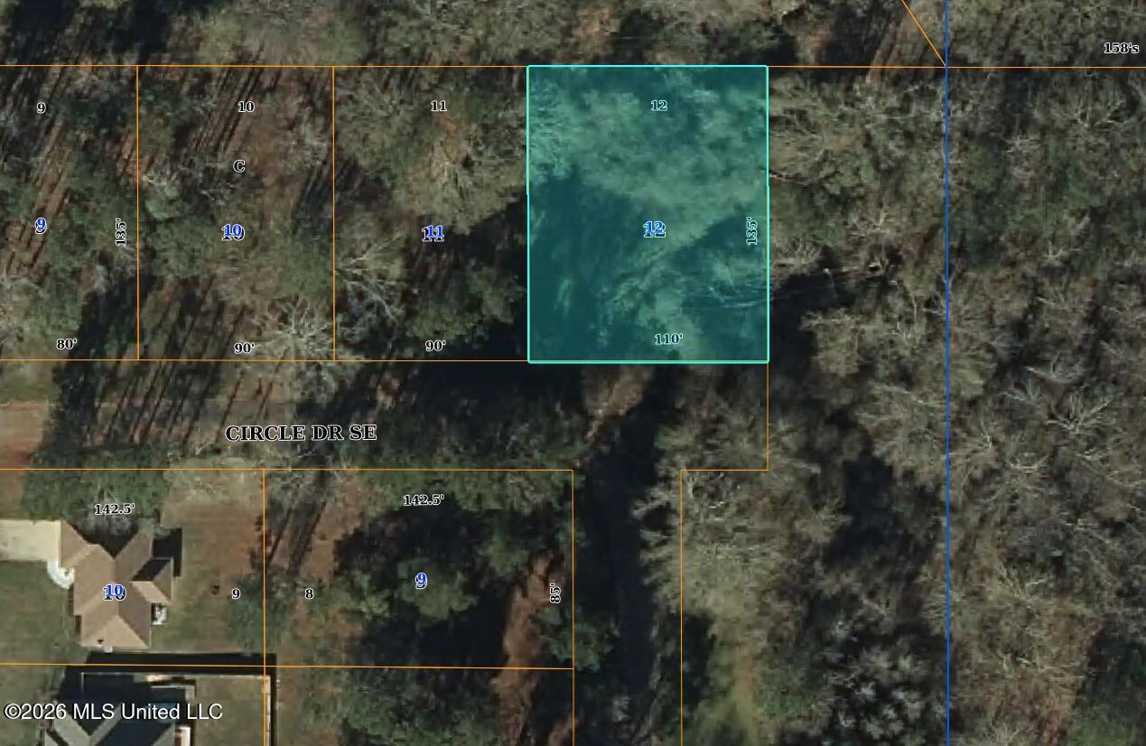 SE Circle Drive Property Photo 1
