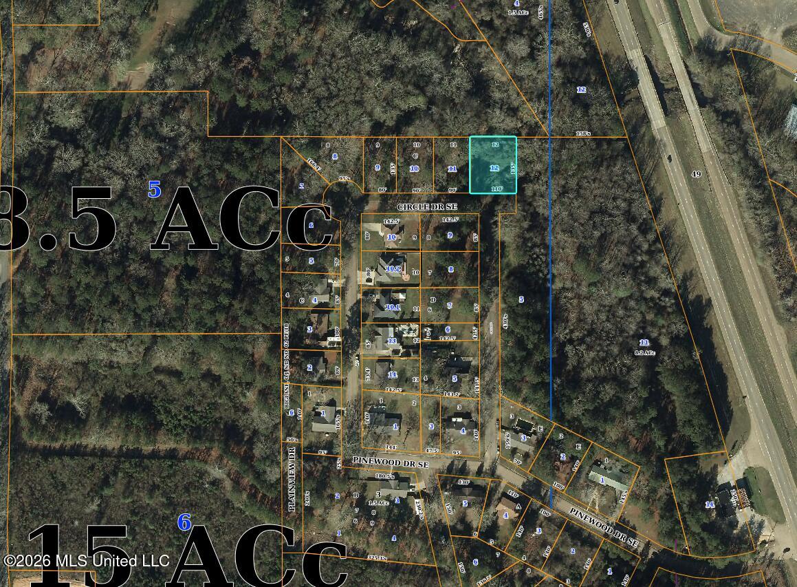 Se Circle Drive Property Photo 3