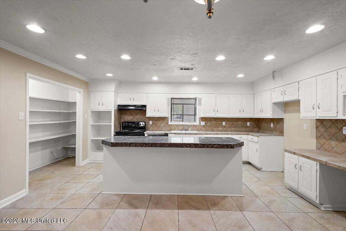 4800 Brookwood Place Property Photo 10