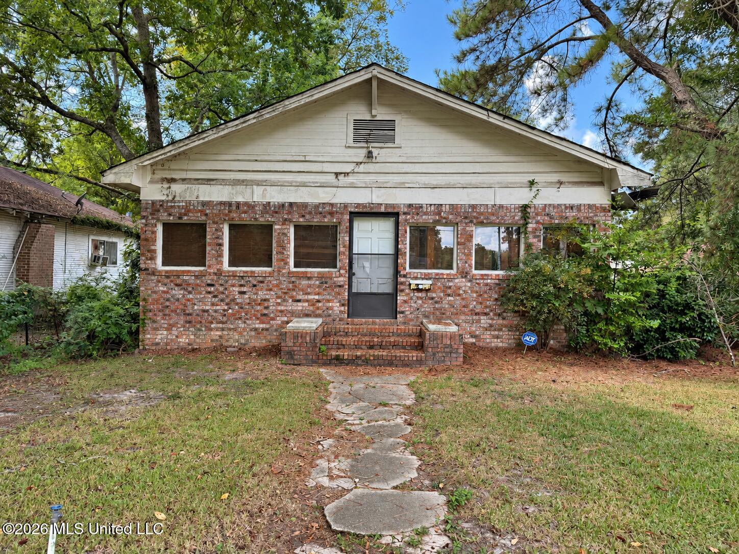 1834 N 3rd Avenue Property Photo 1