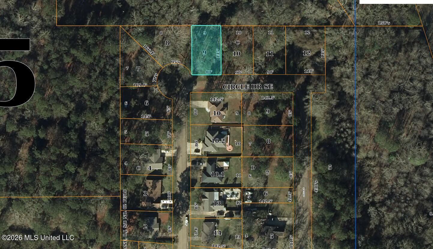 Se Circle Drive Property Photo 2