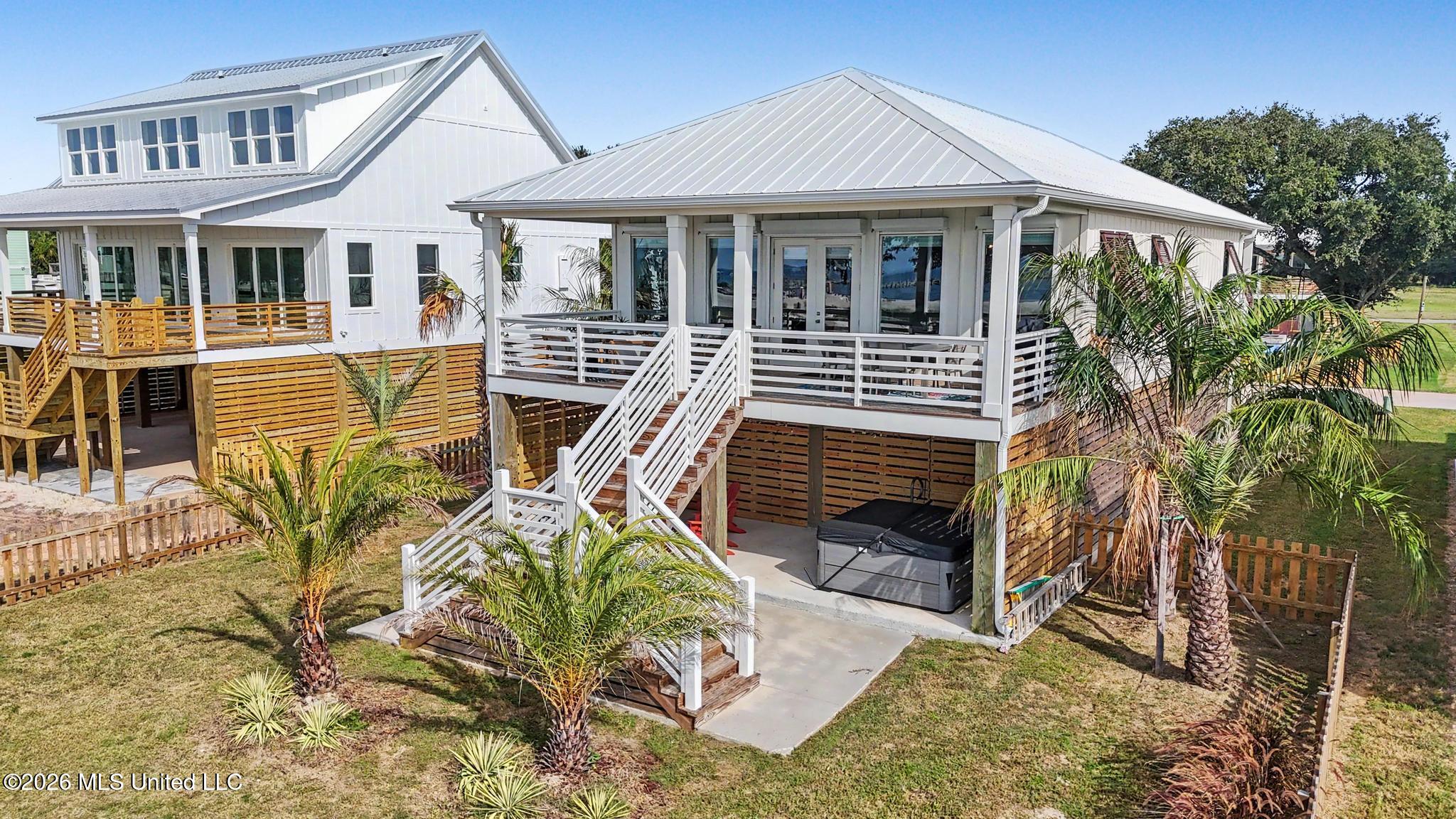 534 Beach Drive Property Photo 2