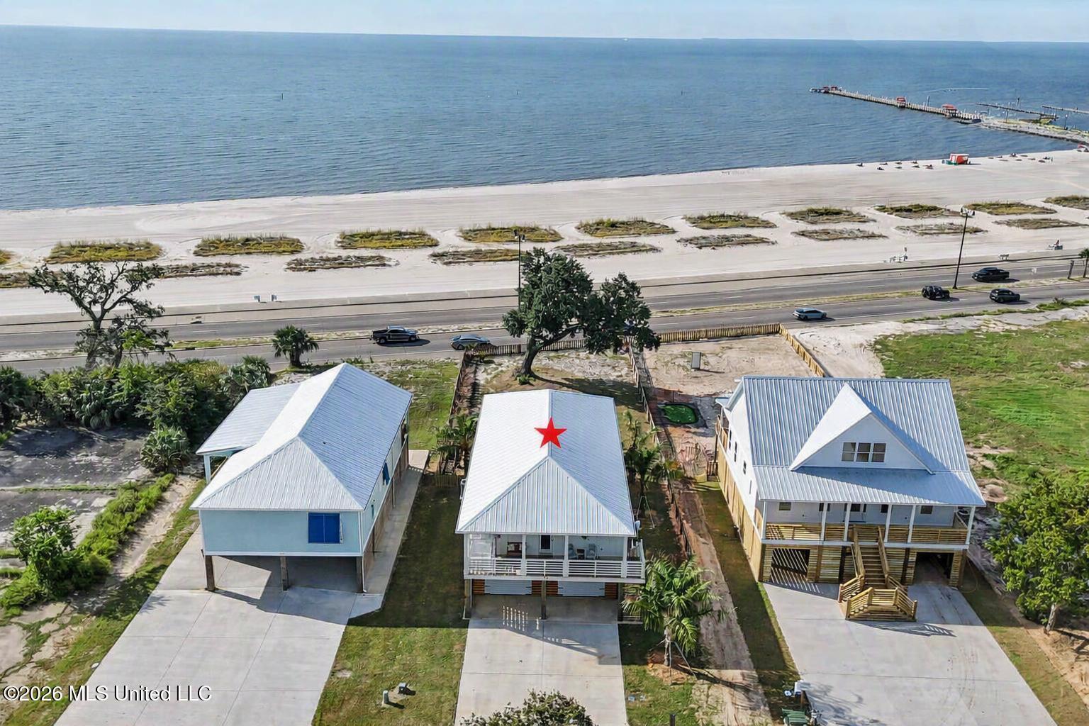 534 Beach Drive Property Photo 3