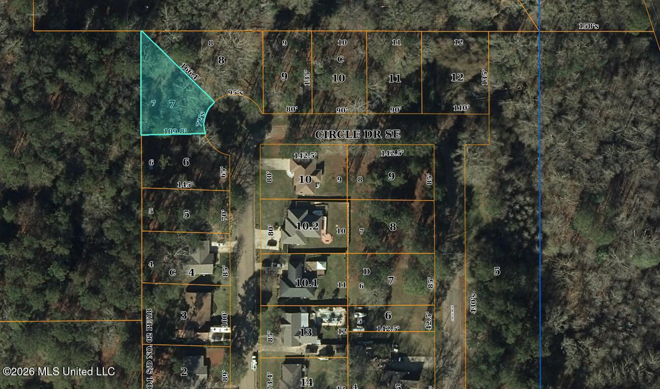 Se Circle Drive Property Photo 2