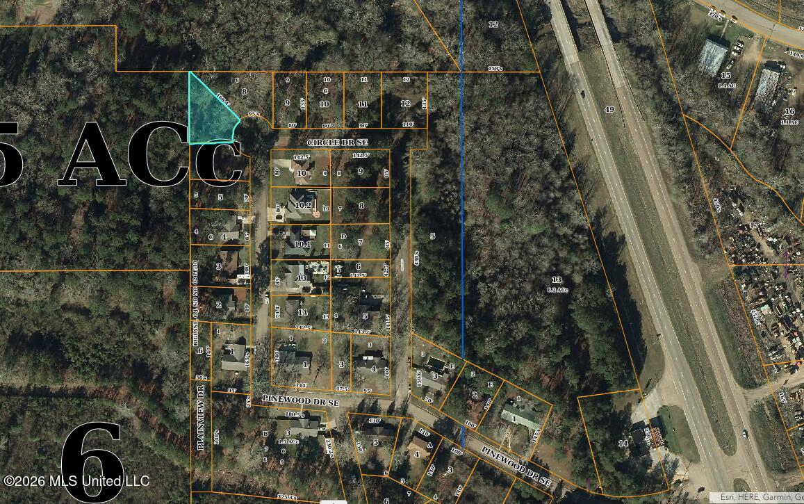 Se Circle Drive Property Photo 3