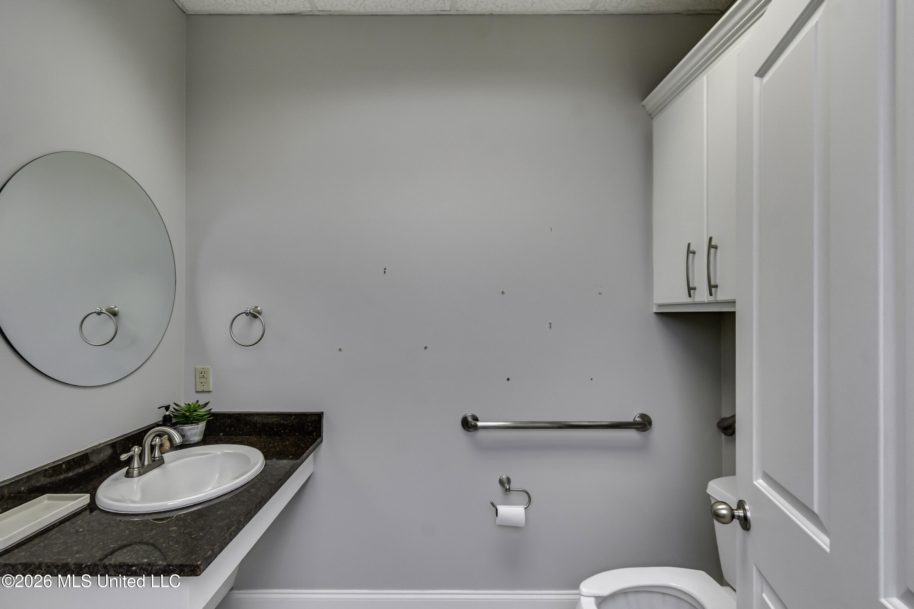 213 Katherine Property Photo 48