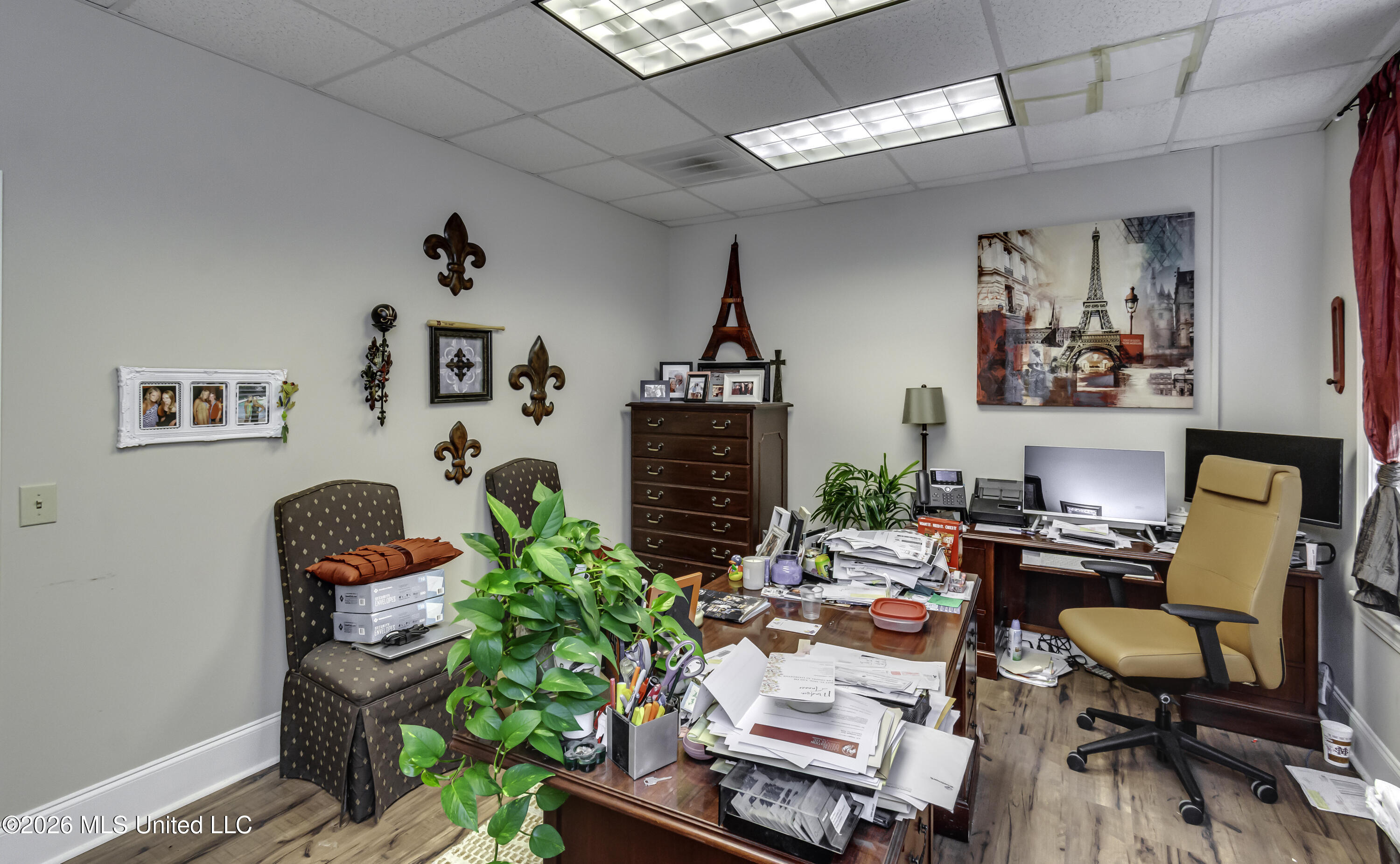 213 Katherine Property Photo 64