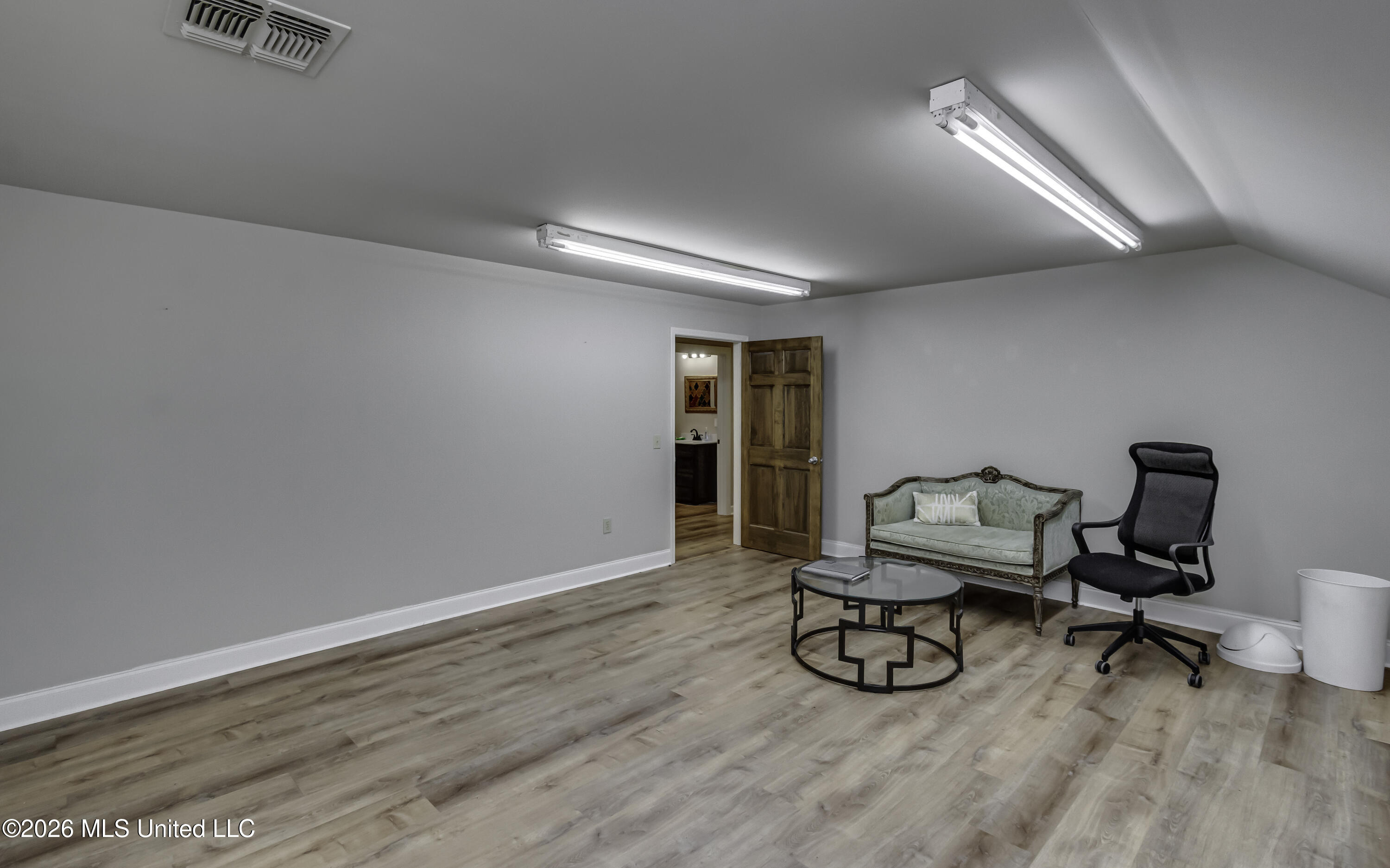 213 Katherine Property Photo 78