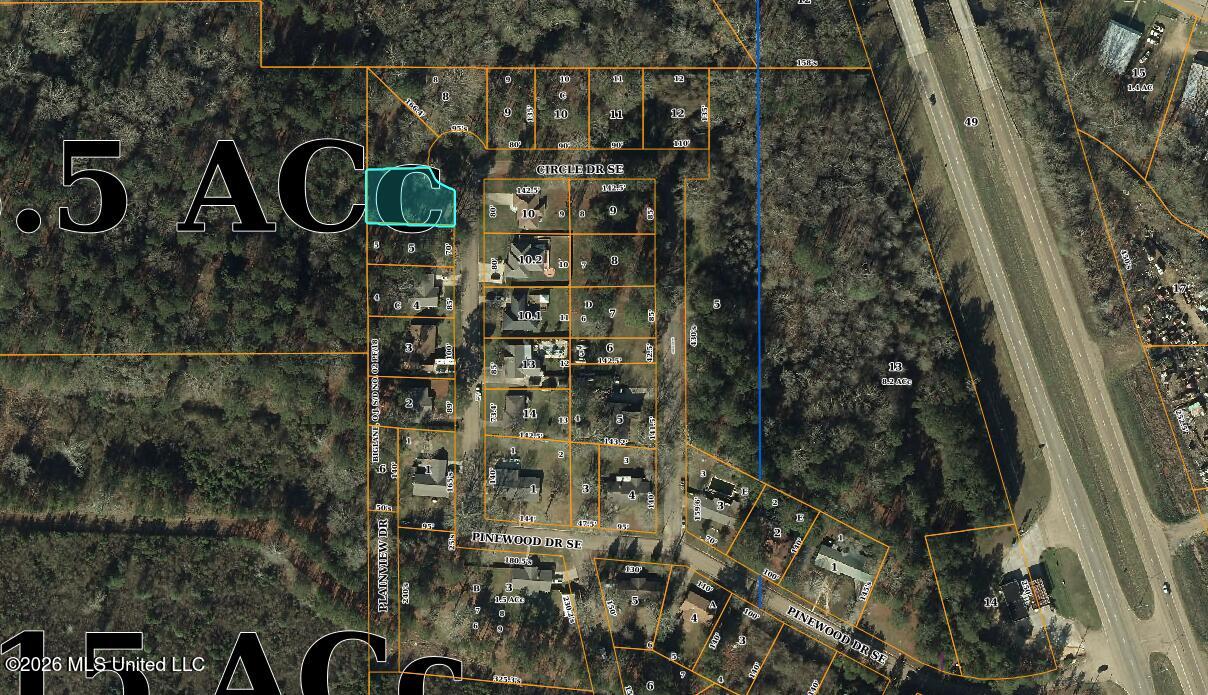 Se Circle Drive Property Photo 3
