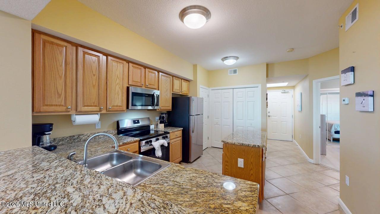 2228 Beach Drive Property Photo 8