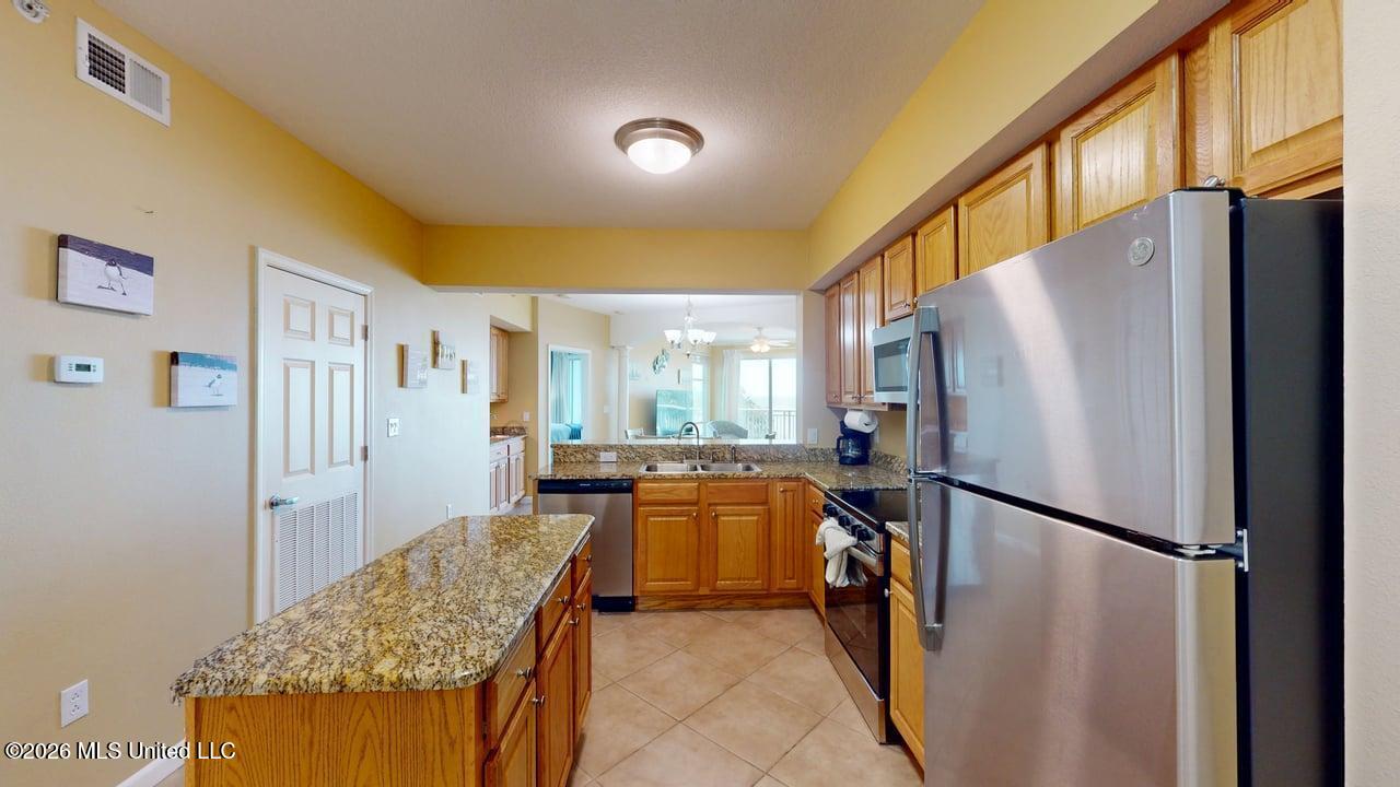 2228 Beach Drive Property Photo 9