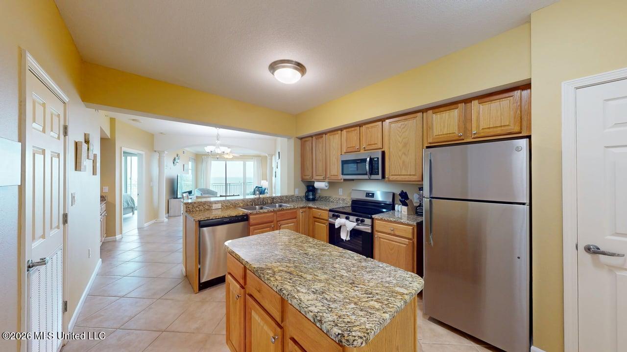 2228 Beach Drive Property Photo 10